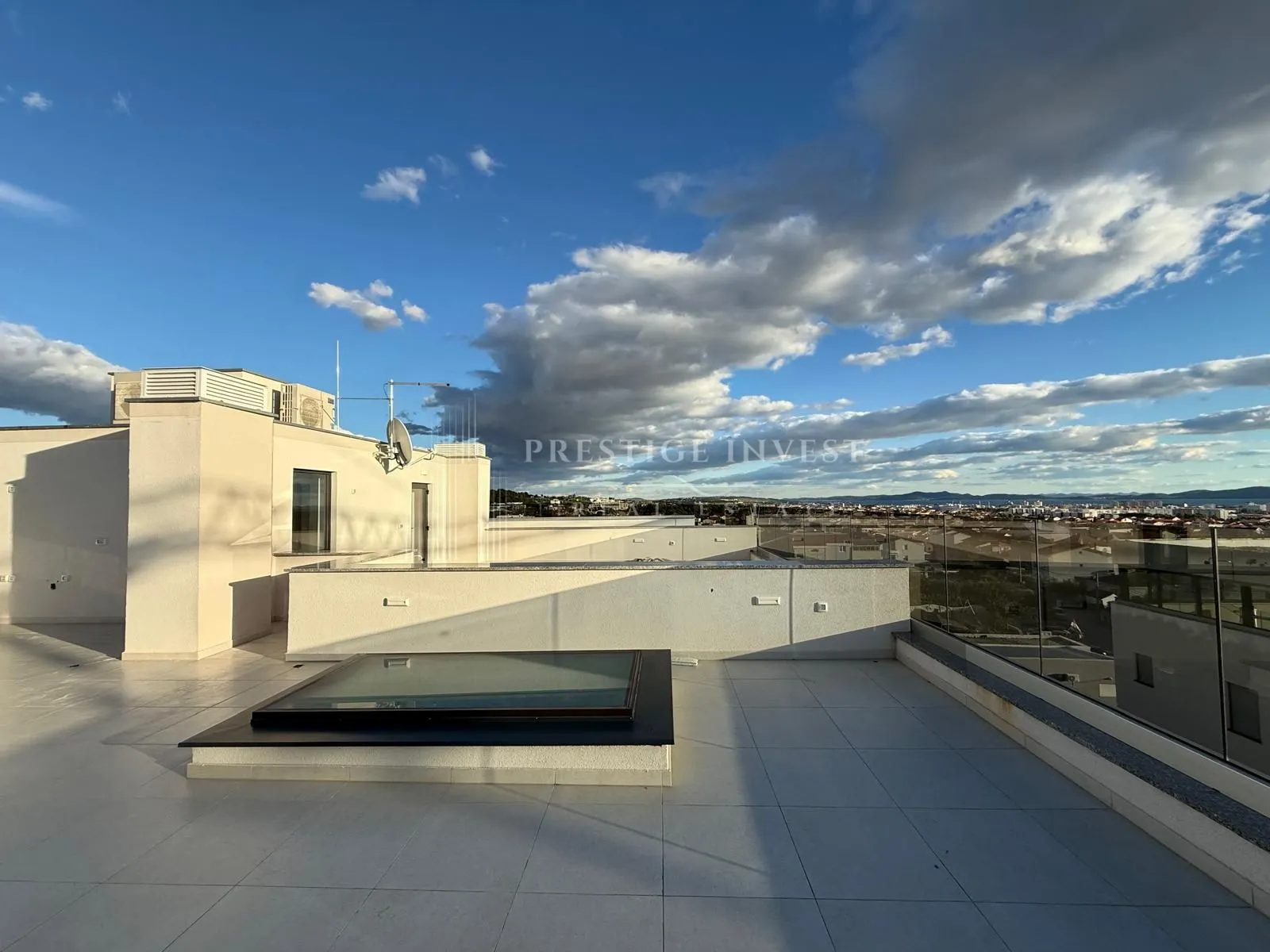zadar- penthouse s galerijom i krovnom terasom - slika 50