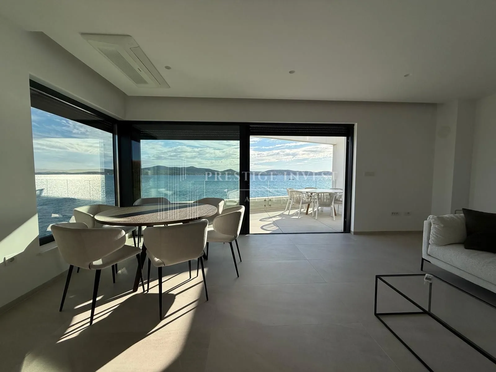 luksuzan penthouse s garažom- 1. red uz more - slika 10