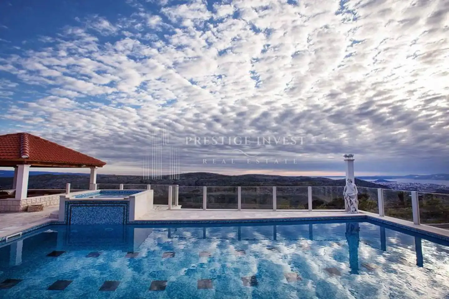 Luksuzna vila s bazenom s panoramskim pogledom na Split - Gornje Sitno, Split