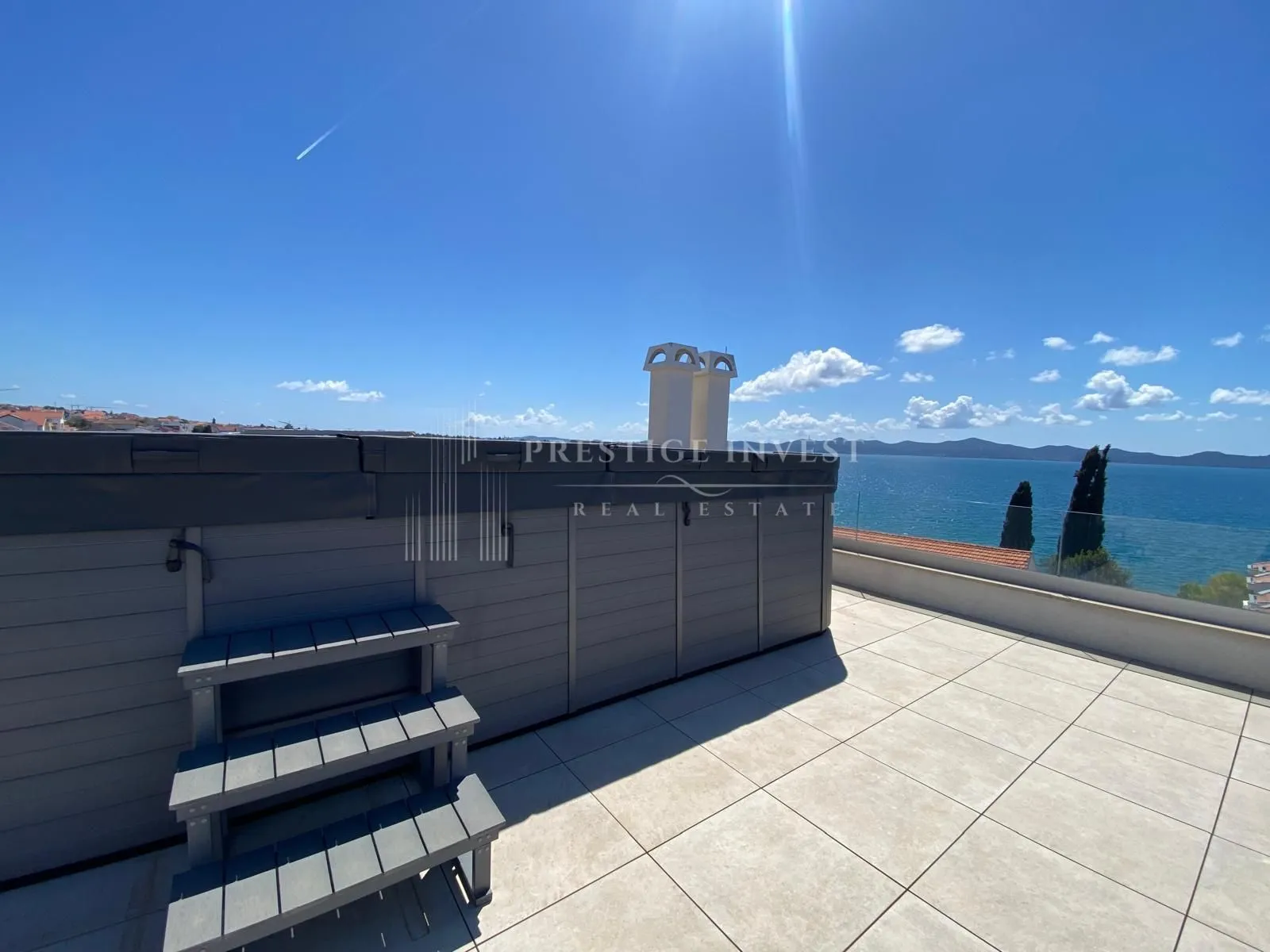 Diklo- Trosoban penthouse s krovnom terasom i pogledom na more - Diklo, Zadar