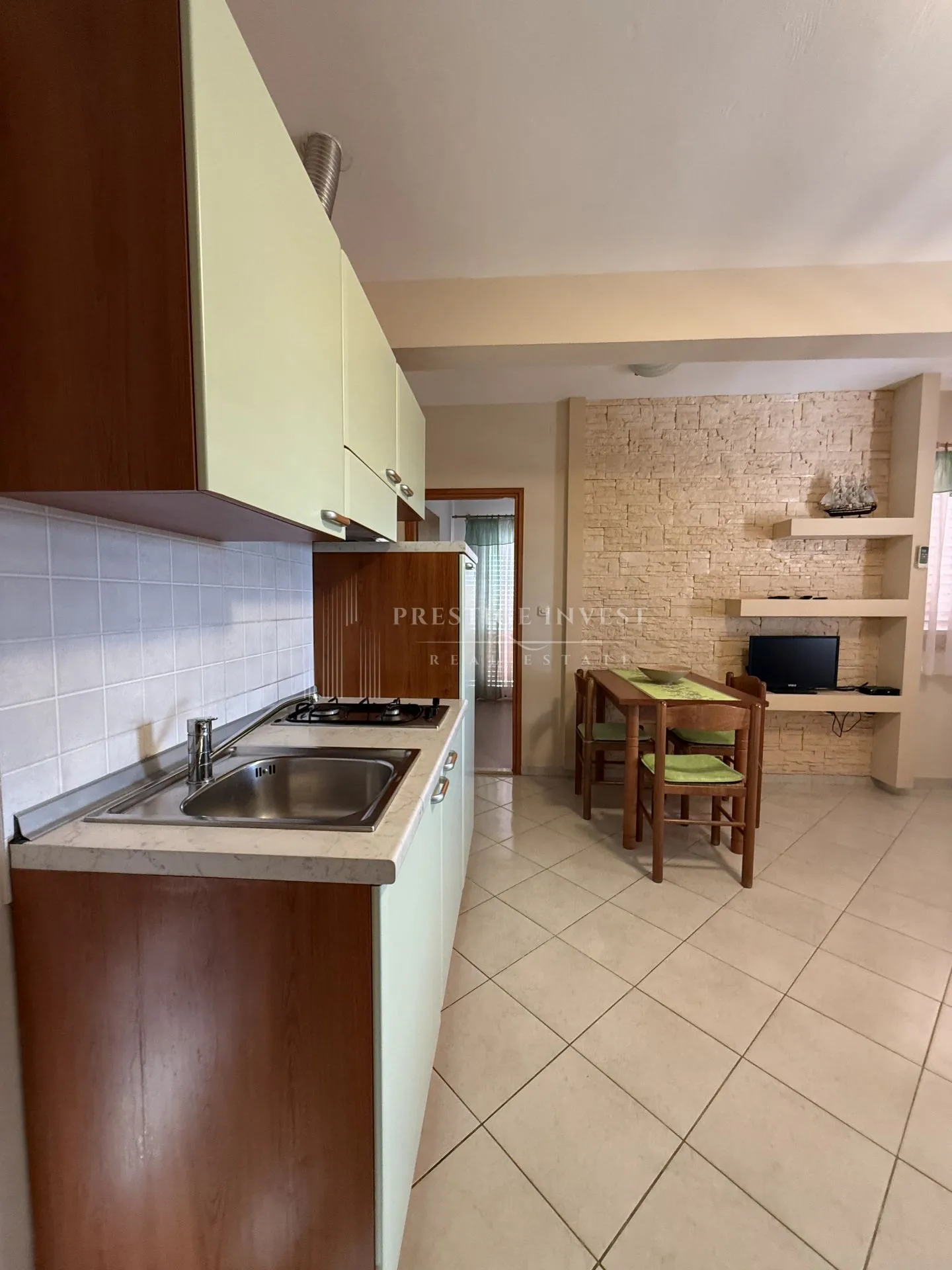 sukošan- apartmanska kuća -1900m2- 150m od plaže - slika 28