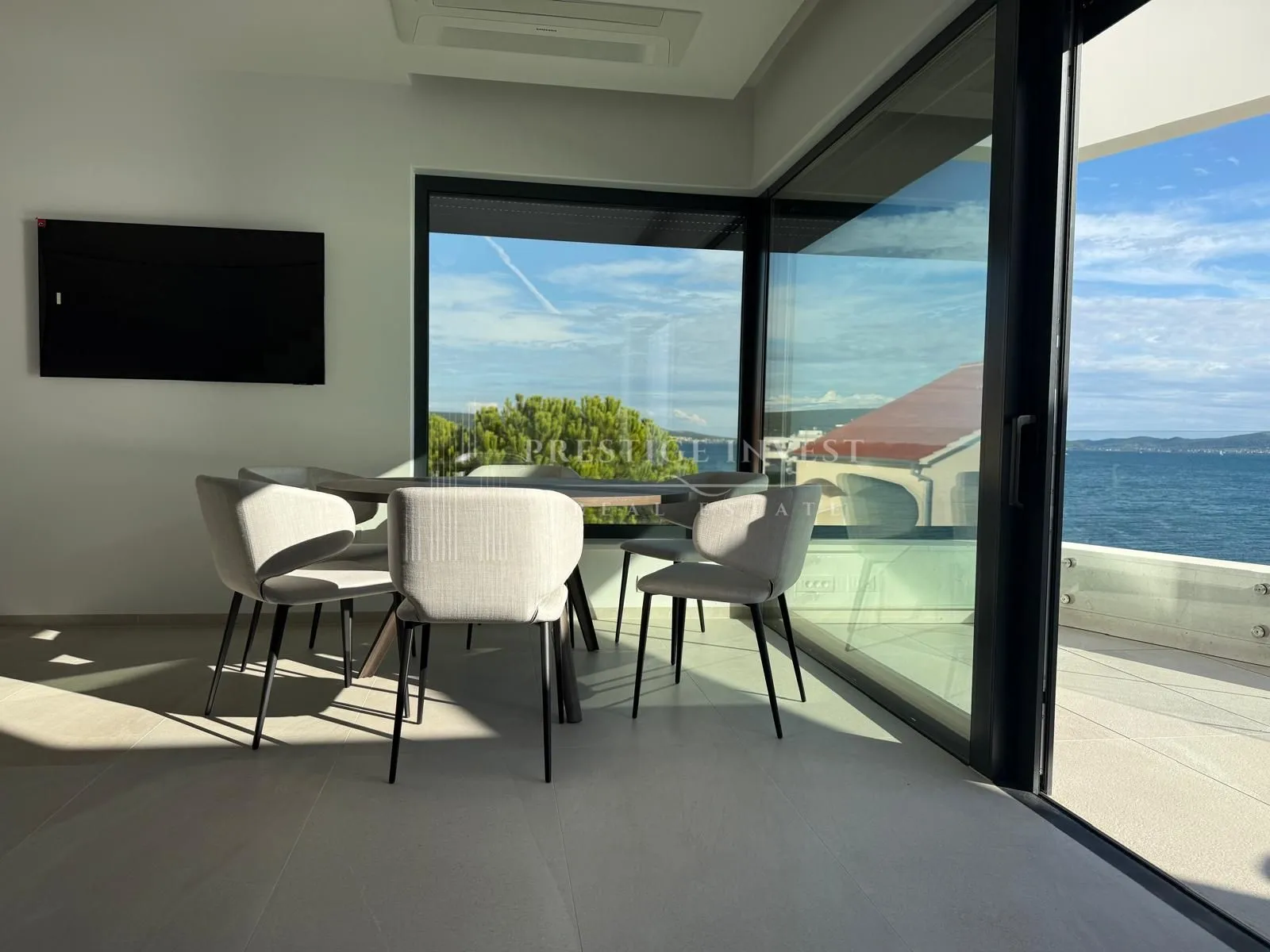 luksuzan penthouse s garažom- 1. red uz more - slika 2