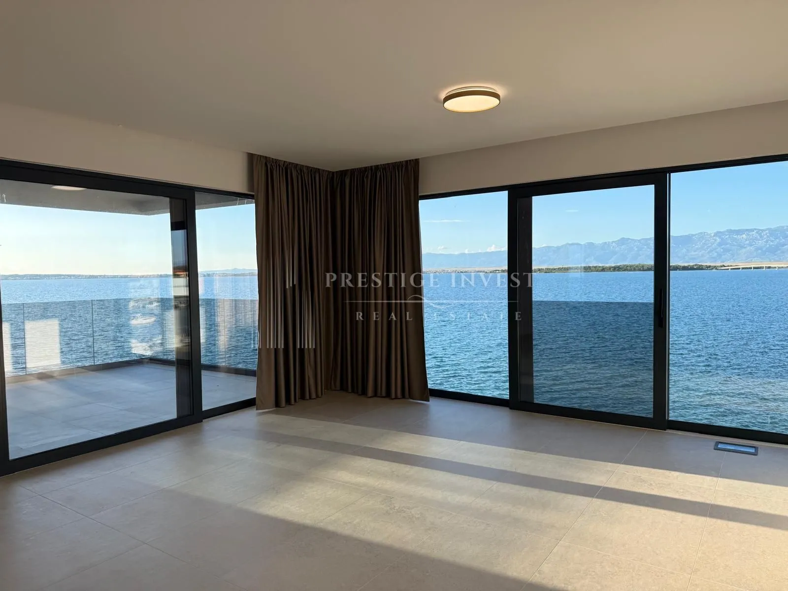 penthouse - s8- trosoban stan prvi red uz more - slika 6