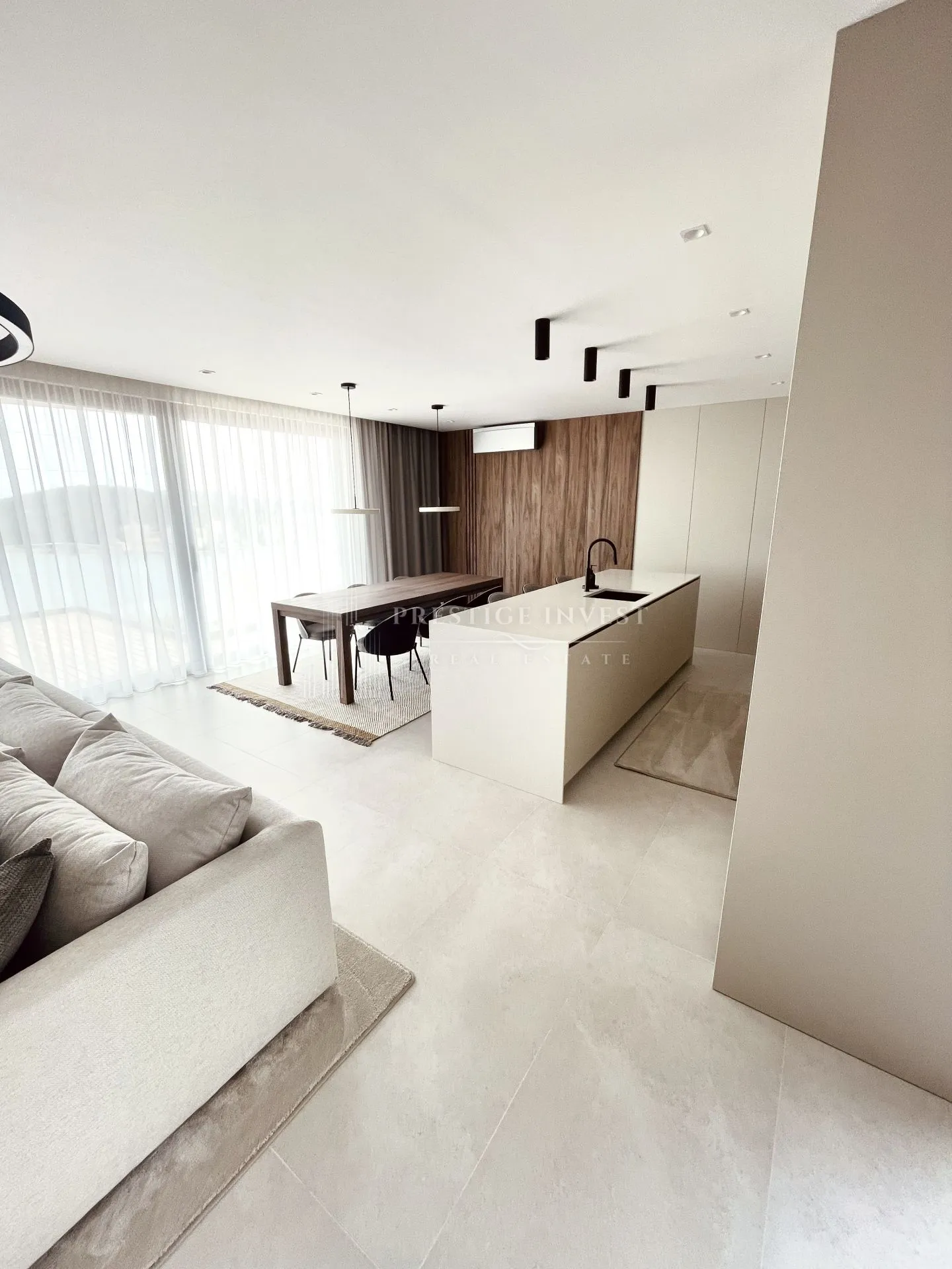 rogoznica- centar- luksuzan namješten penthouse - slika 52