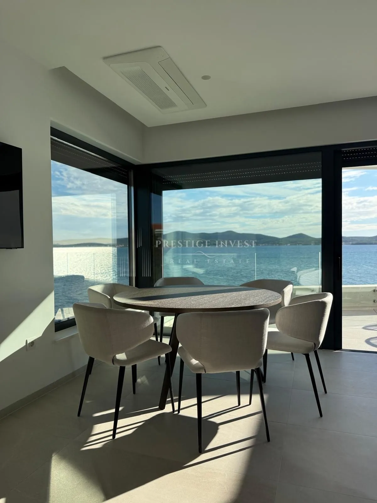luksuzan penthouse s garažom- 1. red uz more - slika 5