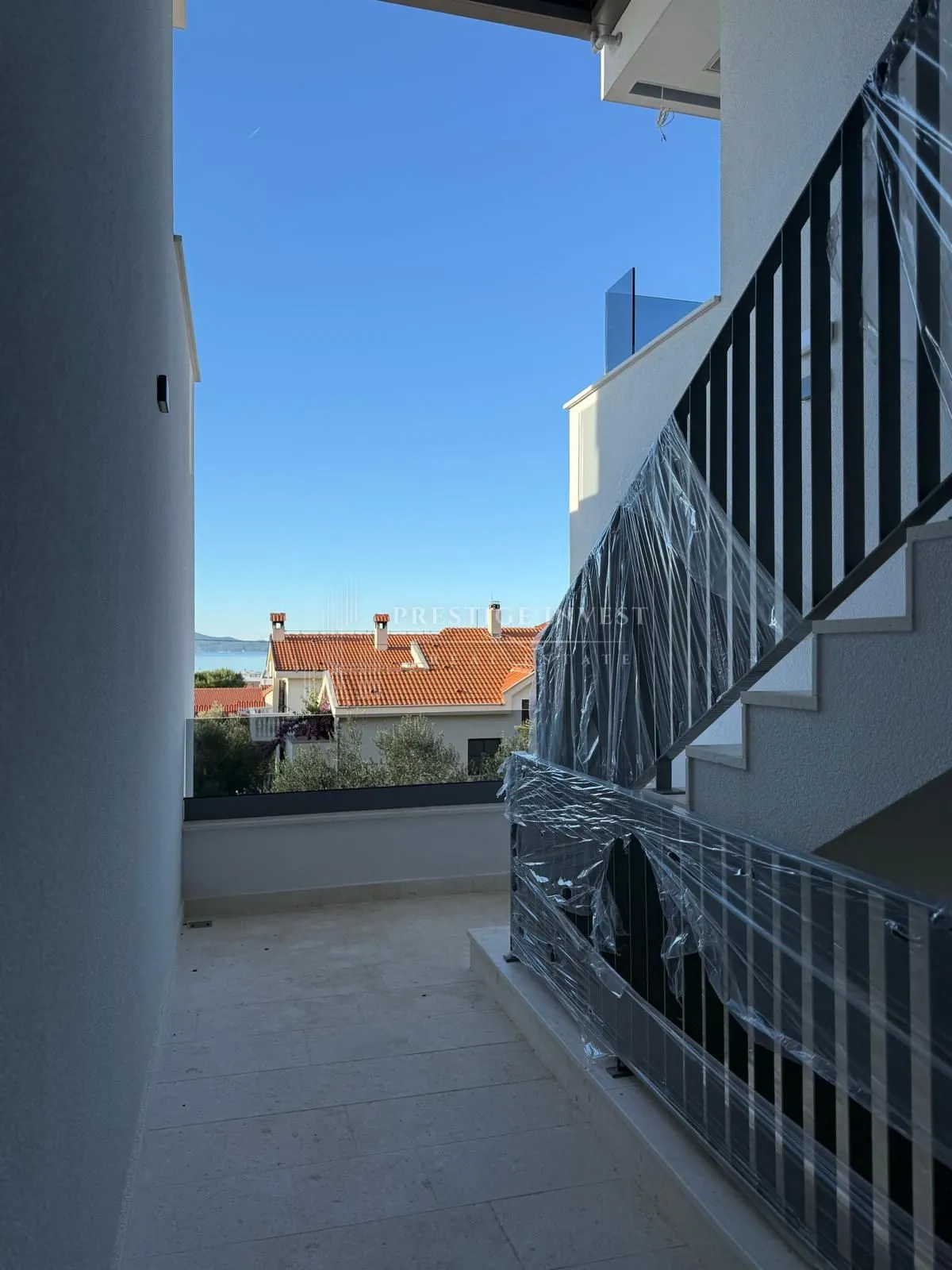 borik- trosoban stan s4 1.kat- pogled na more- garaža - slika 36