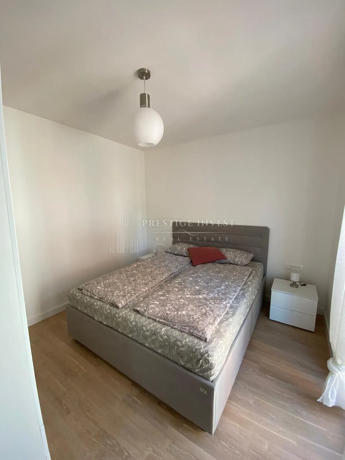 diklo- 4soban stan s pogledom na more i krovnom terasom - slika 27