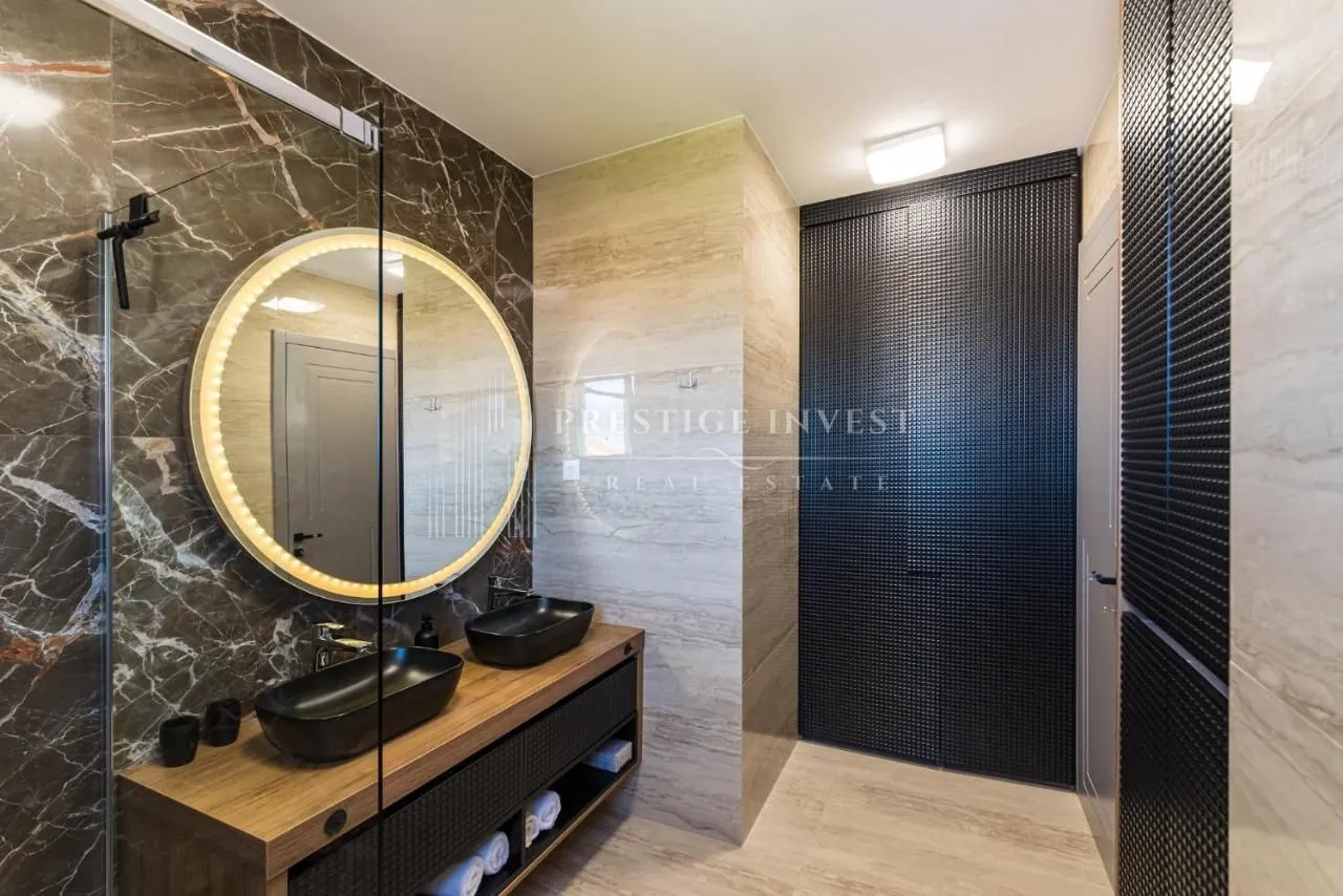 luksuzan penthouse s krovnom terasom-230m2- drugi red uz more - slika 29