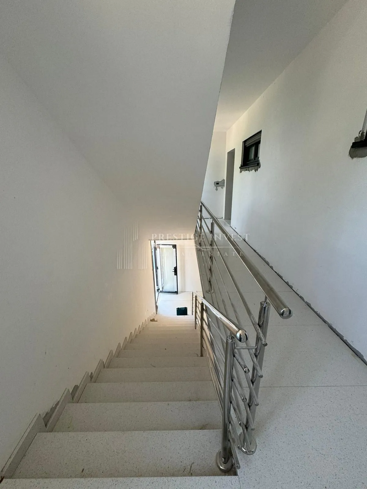 pakoštane-novogradnja-trosoban stan 70 m od mora - slika 13