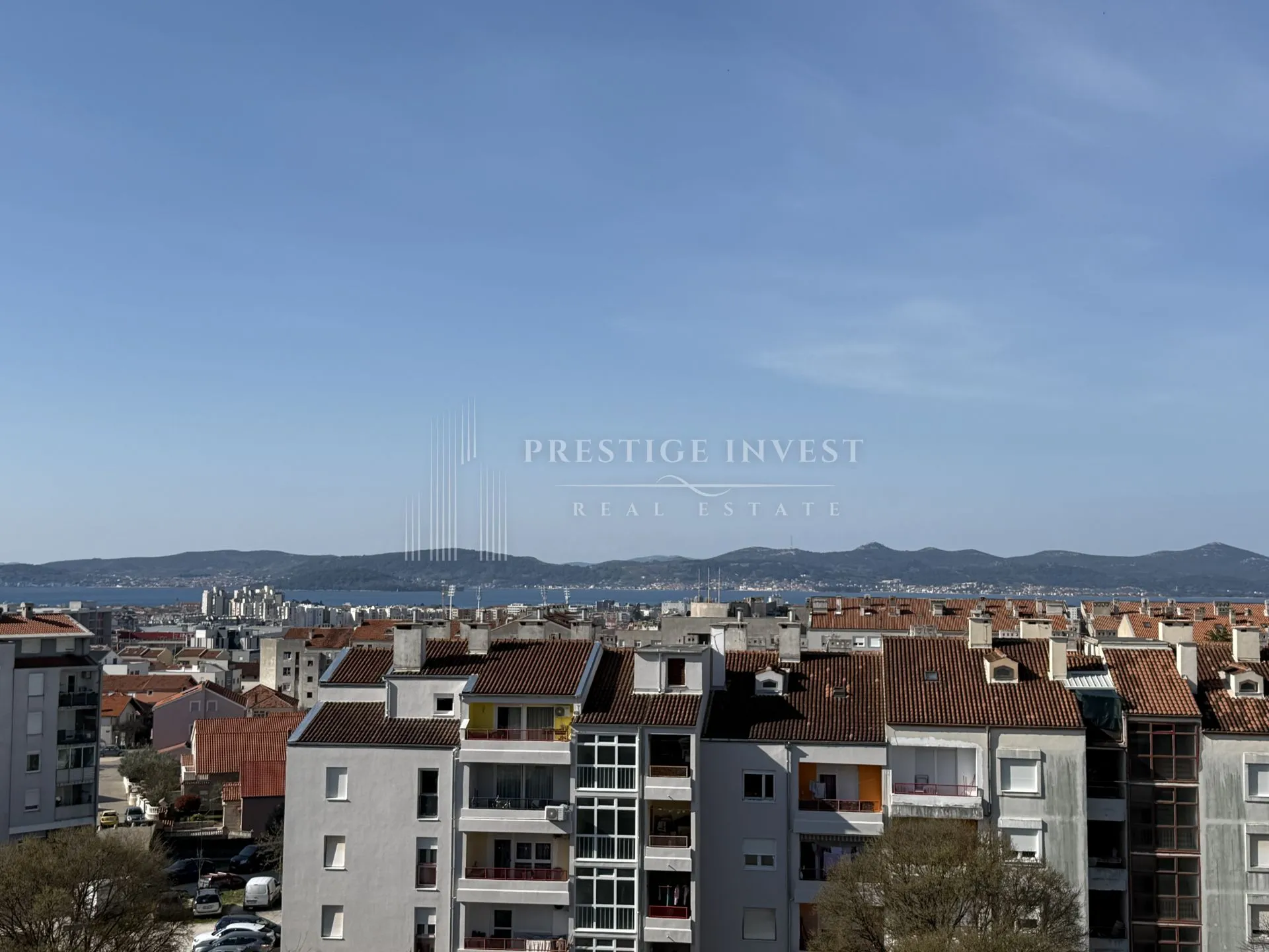 ZADAR- Trosoban stan s GARAŽOM- 90m2