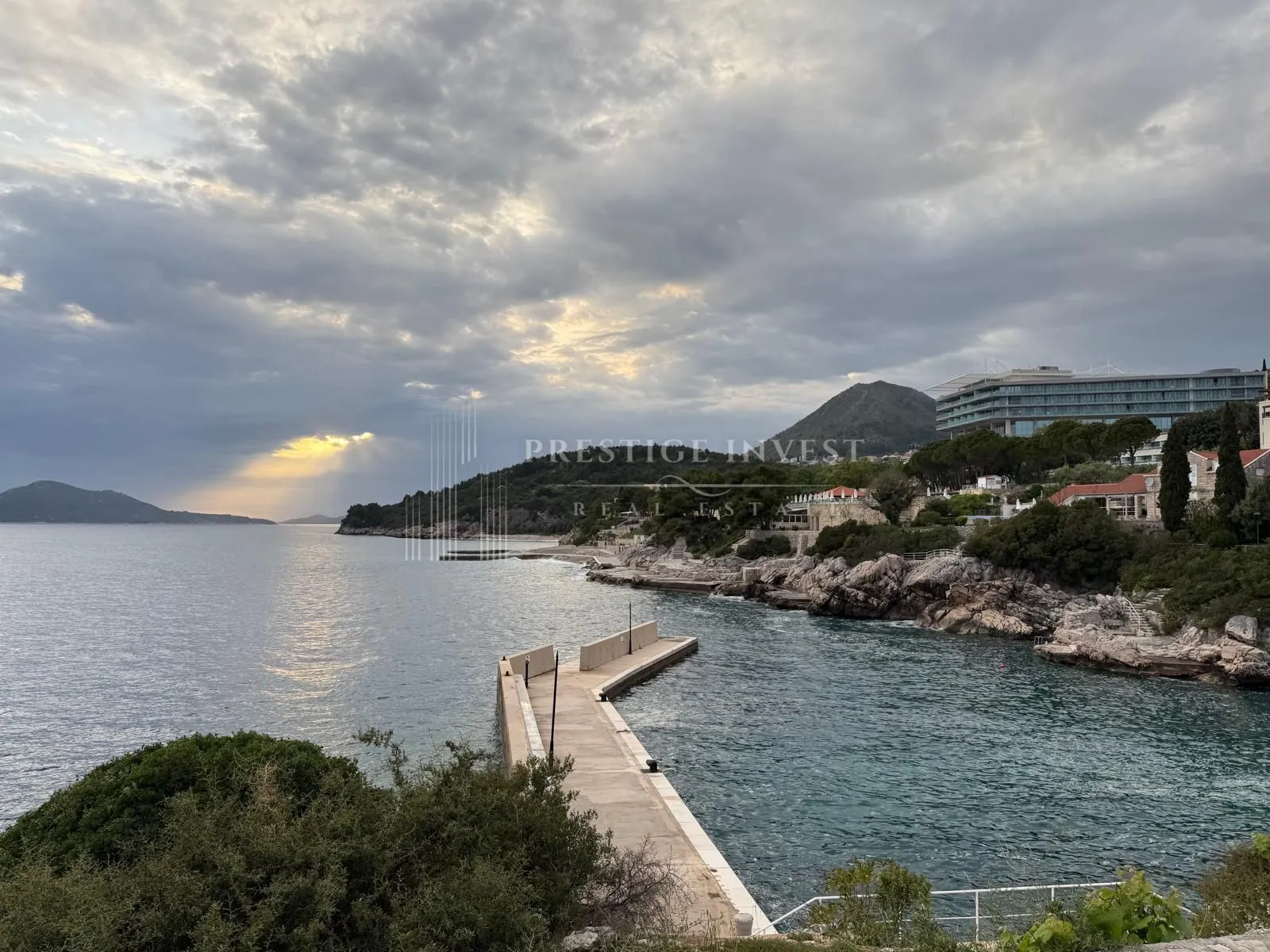 dubrovnik- prvi red uz more- jedinstvena prilika - slika 2