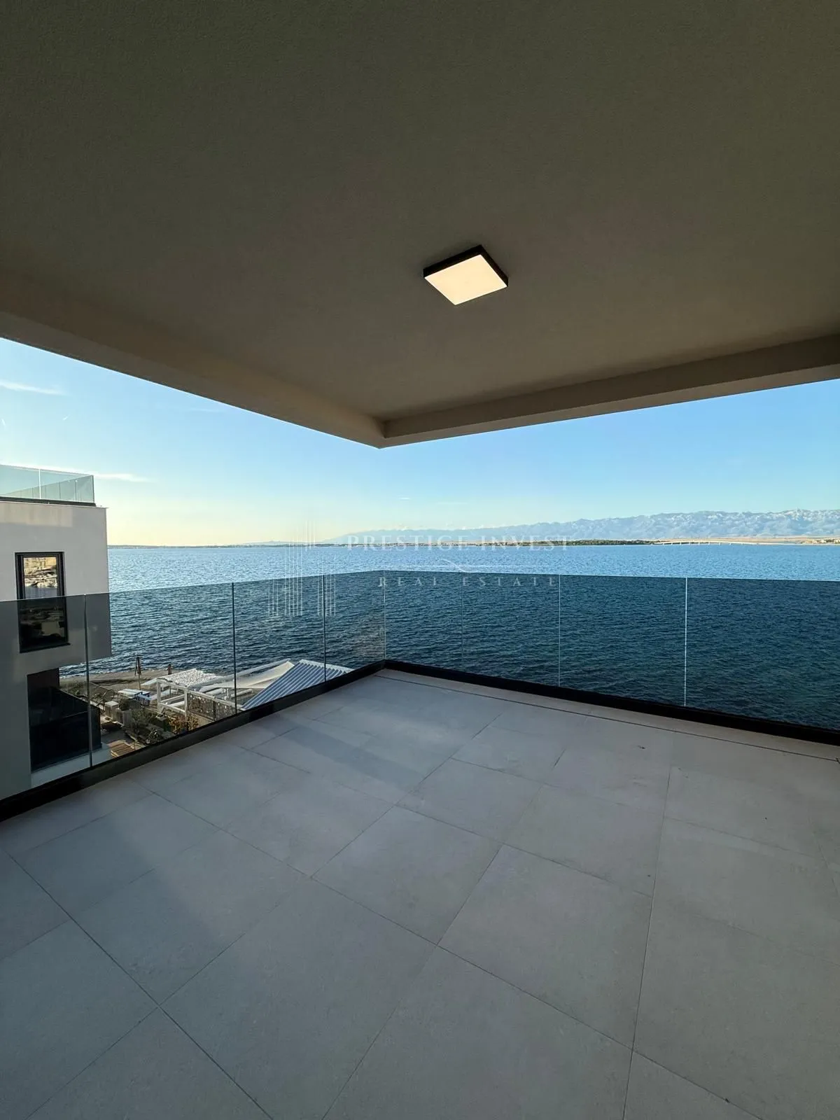 penthouse - s8- trosoban stan prvi red uz more - slika 36