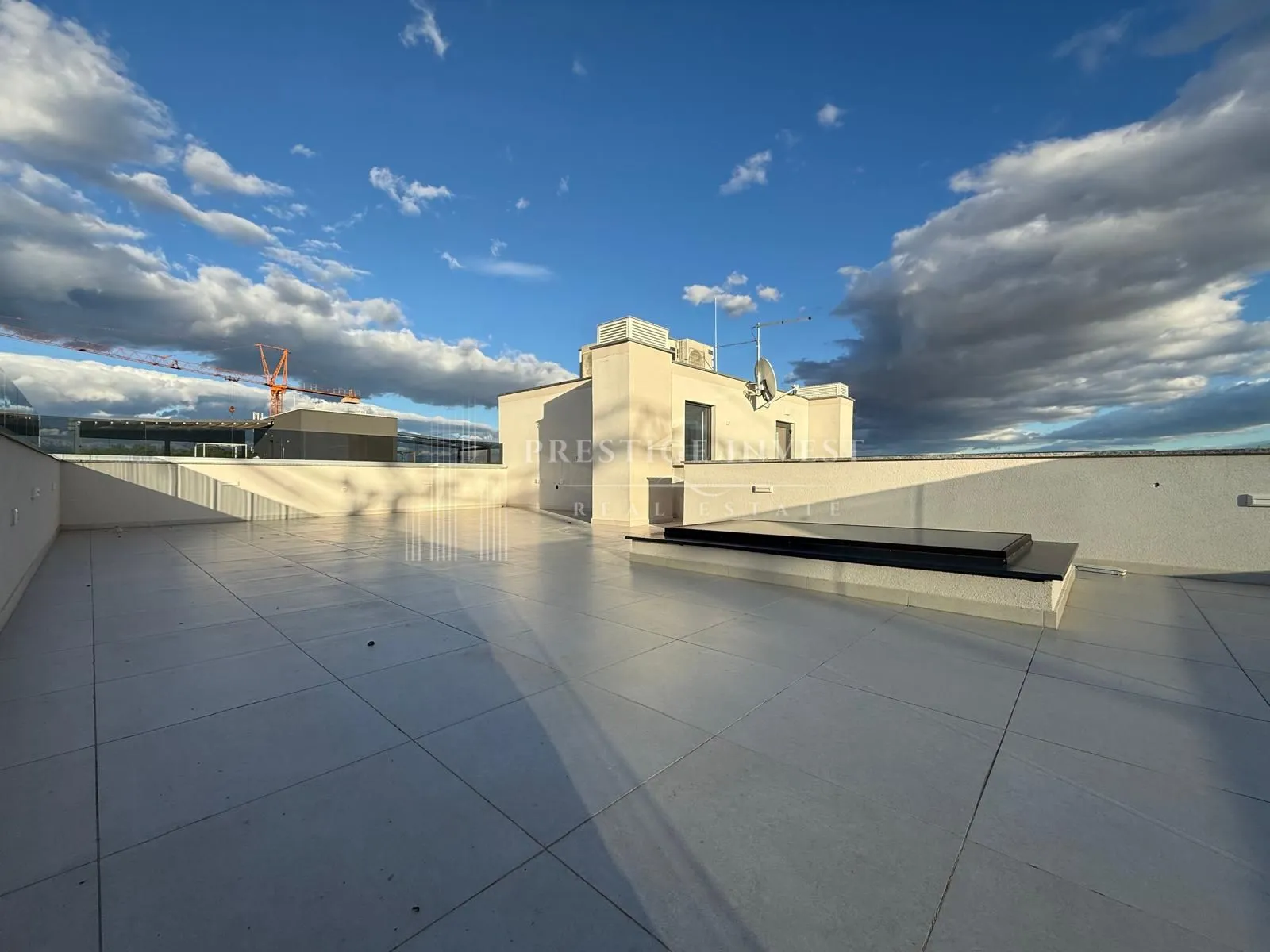 zadar- penthouse s galerijom i krovnom terasom - slika 48