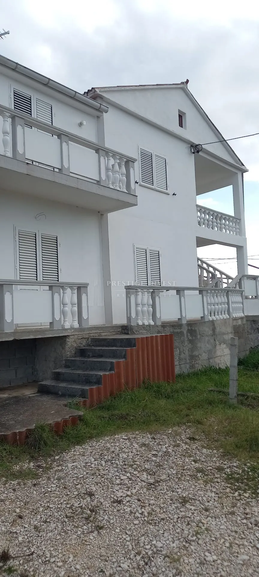 vrsi-prilika-kuća u centru mjesta - slika 2