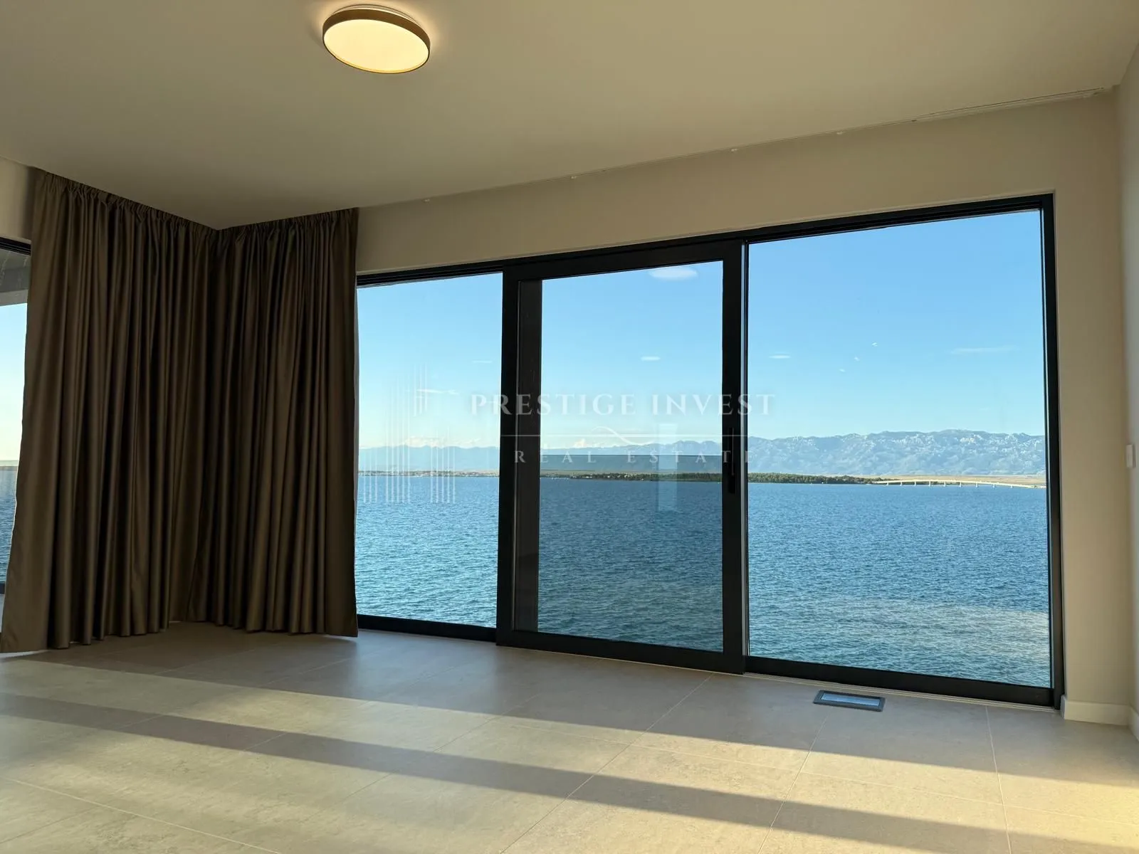 penthouse - s8- trosoban stan prvi red uz more - slika 17
