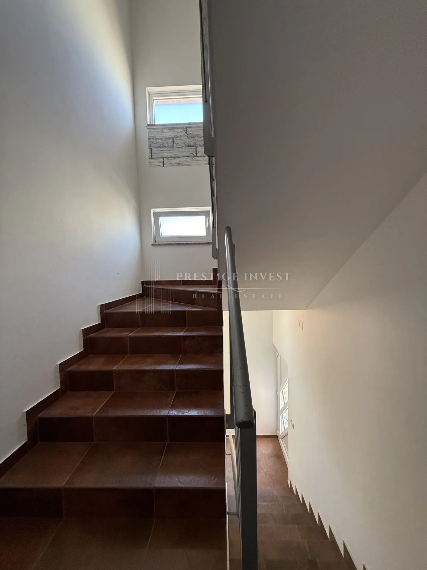 prvi red uz more- trosoban penthouse s krovnom terasom - slika 67