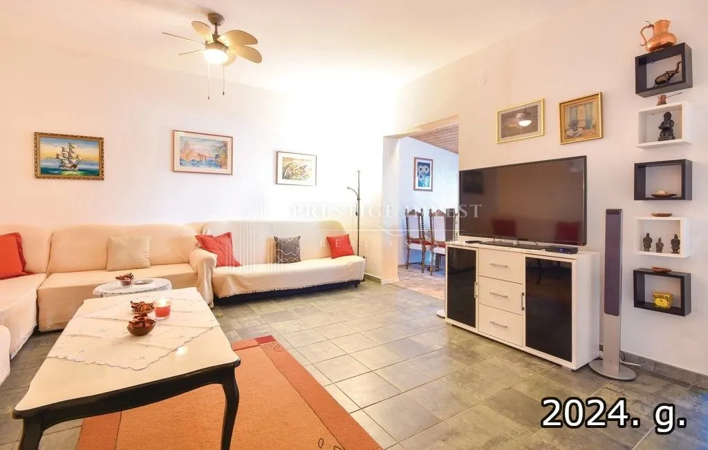 villa prvi red uz more, trogir, čiovo - slika 25