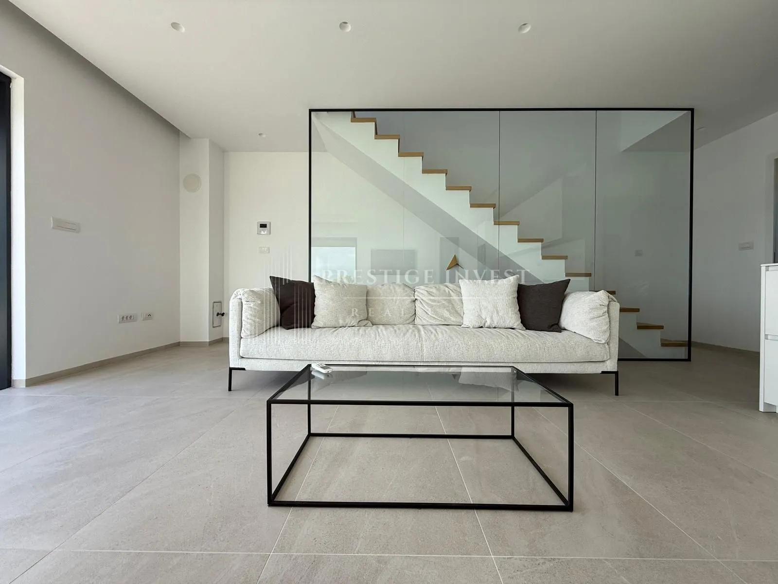 luksuzan penthouse s garažom- 1. red uz more - slika 13