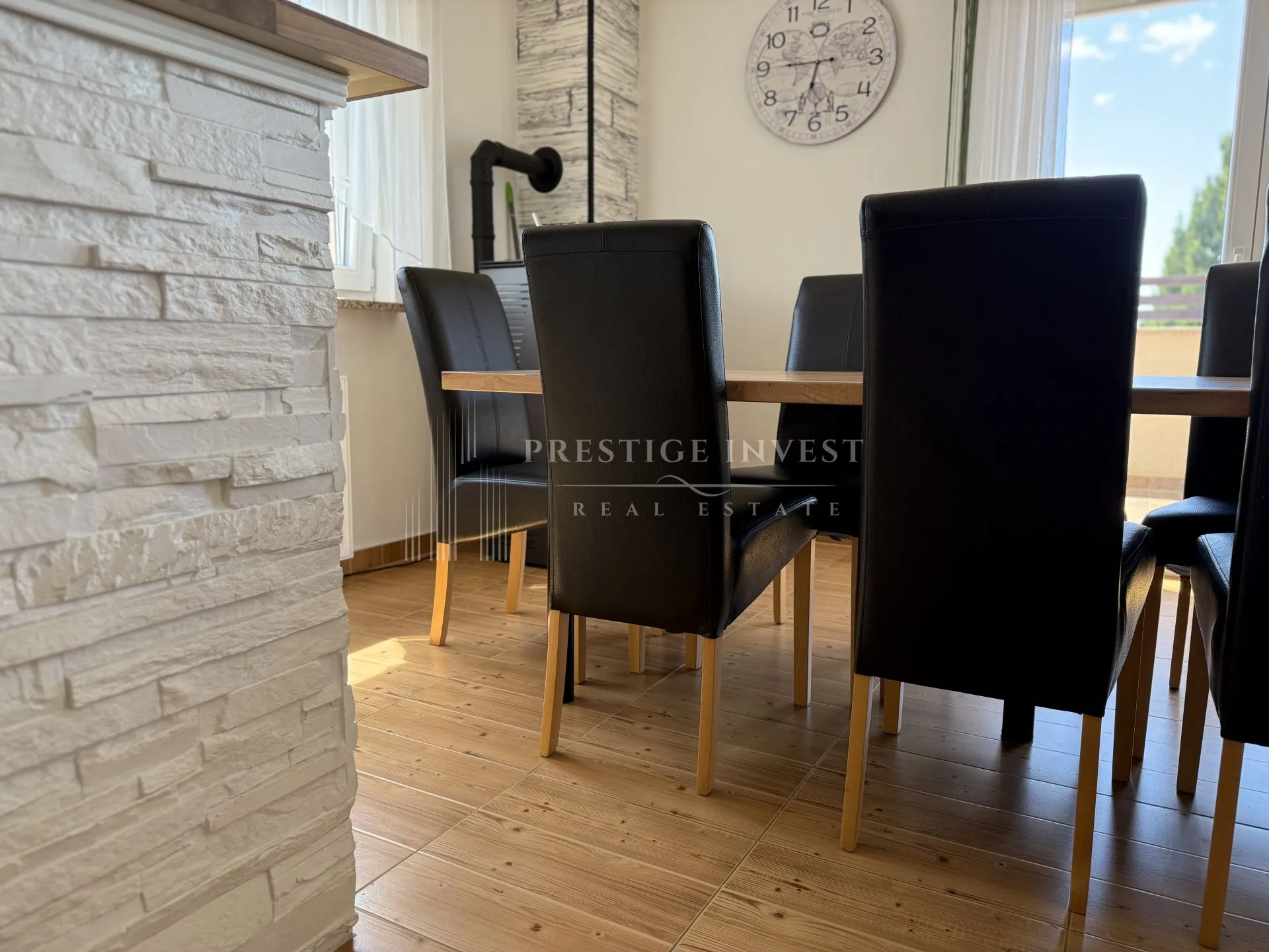 prvi red uz more- trosoban penthouse s krovnom terasom - slika 37