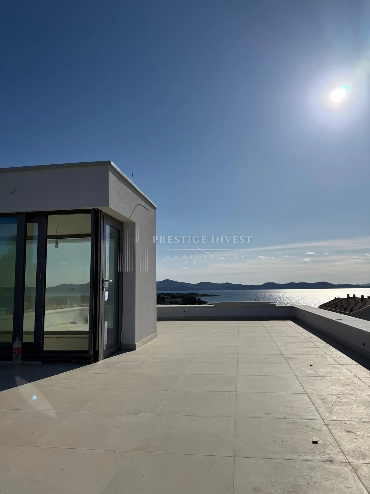 ZADAR, BORIK- Trosoban stan S2 u prizemlju- GARAŽA