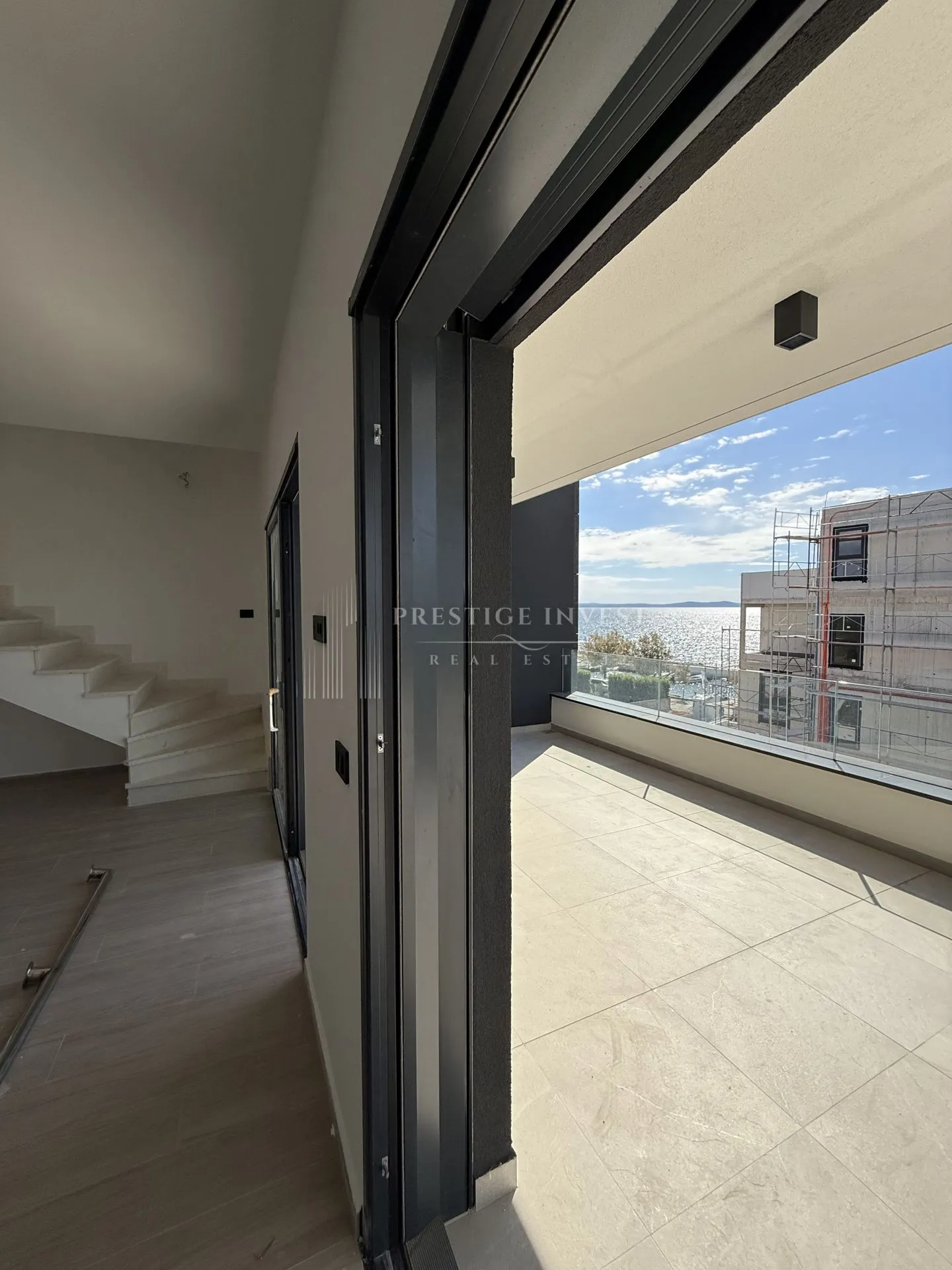 luksuzan penthouse pogled na more- s7 - drugi red uz more - slika 26