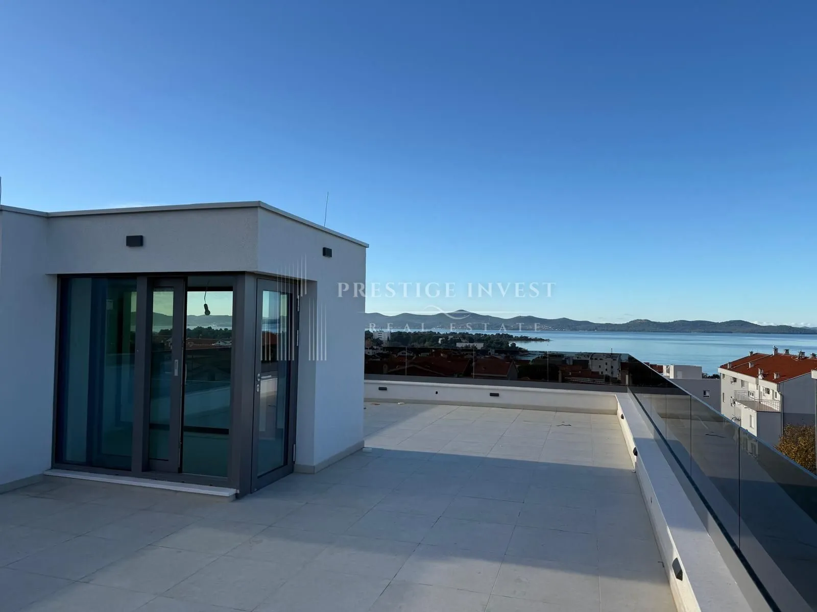 ZADAR BORIK- Penthouse S6 s tri sobe i dvije kupaonice