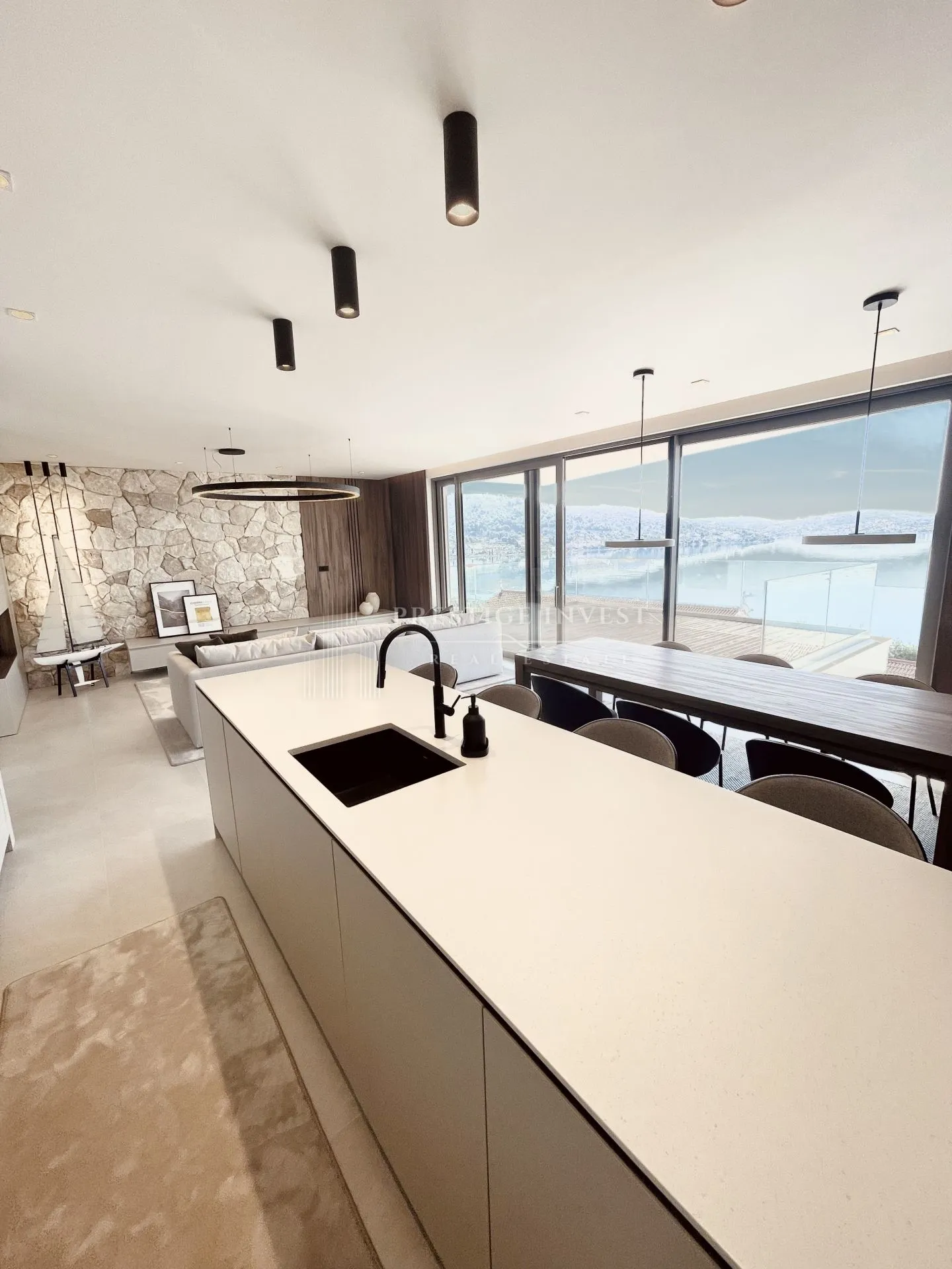 rogoznica- centar- luksuzan namješten penthouse - slika 36