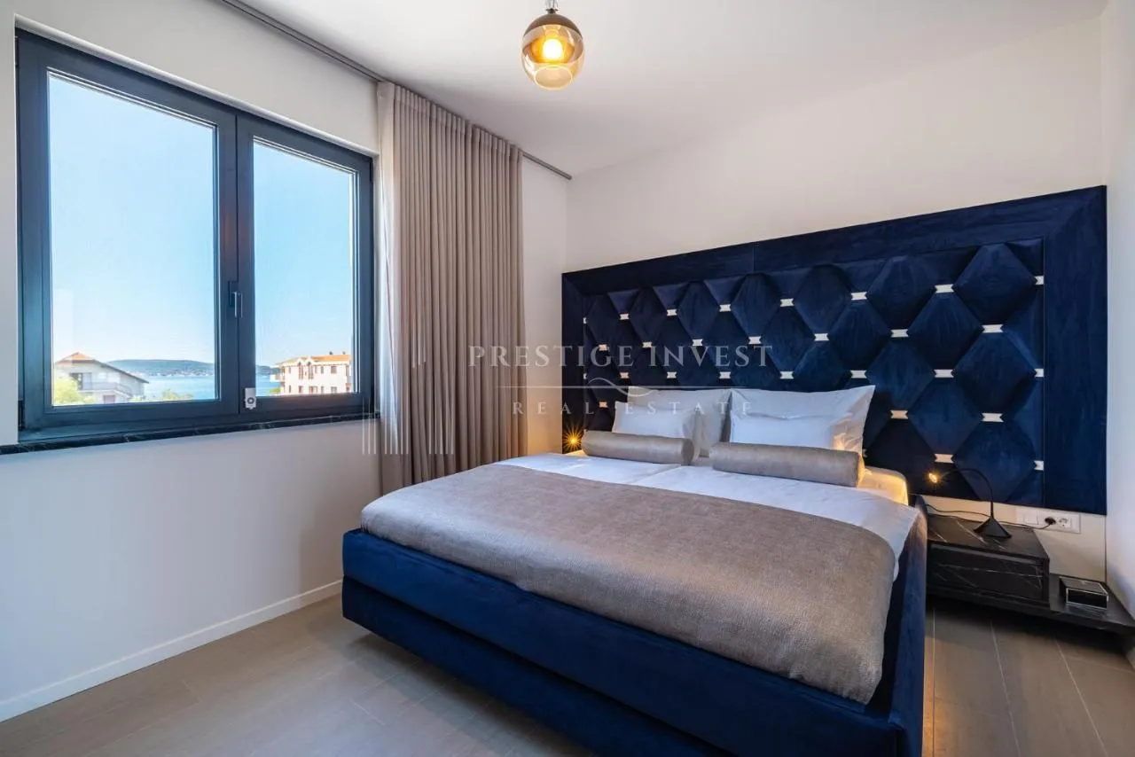 luksuzan penthouse s krovnom terasom-230m2- drugi red uz more - slika 23