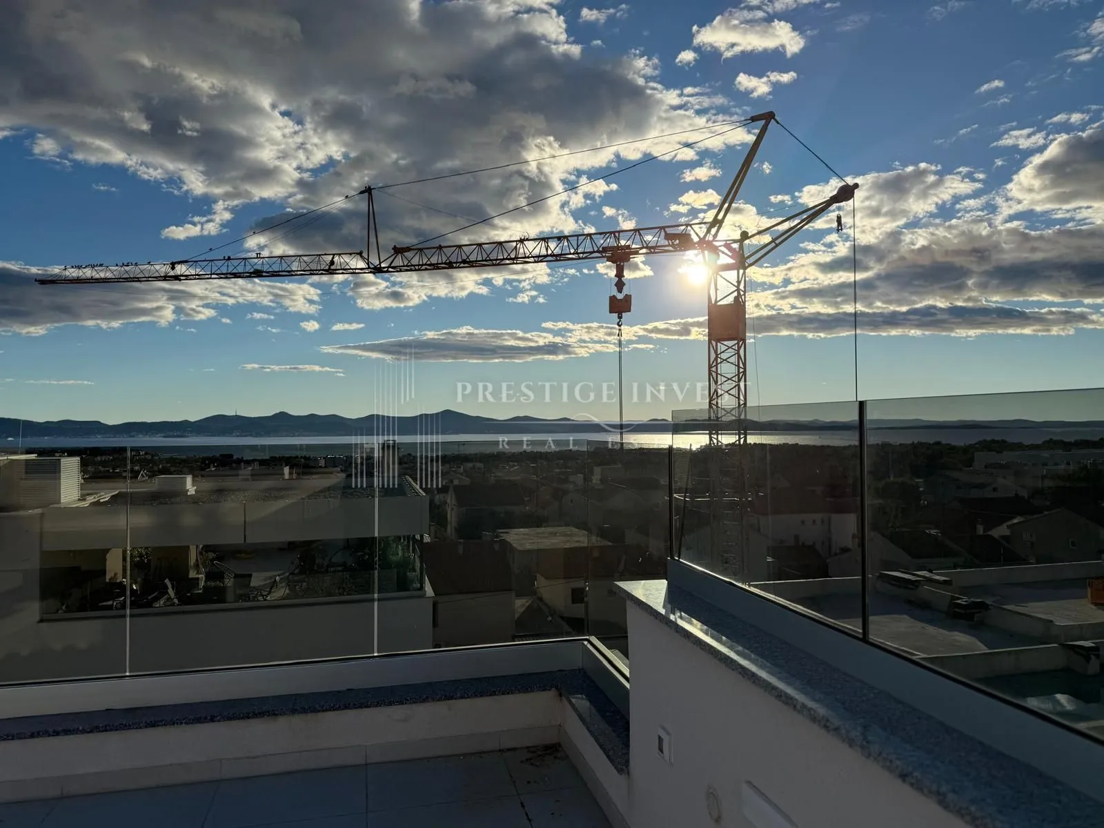zadar- penthouse s galerijom i krovnom terasom - slika 52