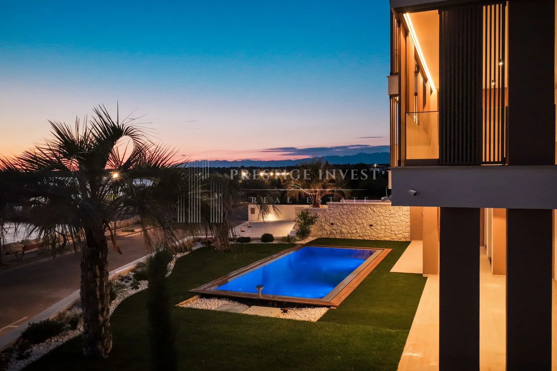 penthouse s privatnim liftom i krovnom terasom- prvi red - slika 30