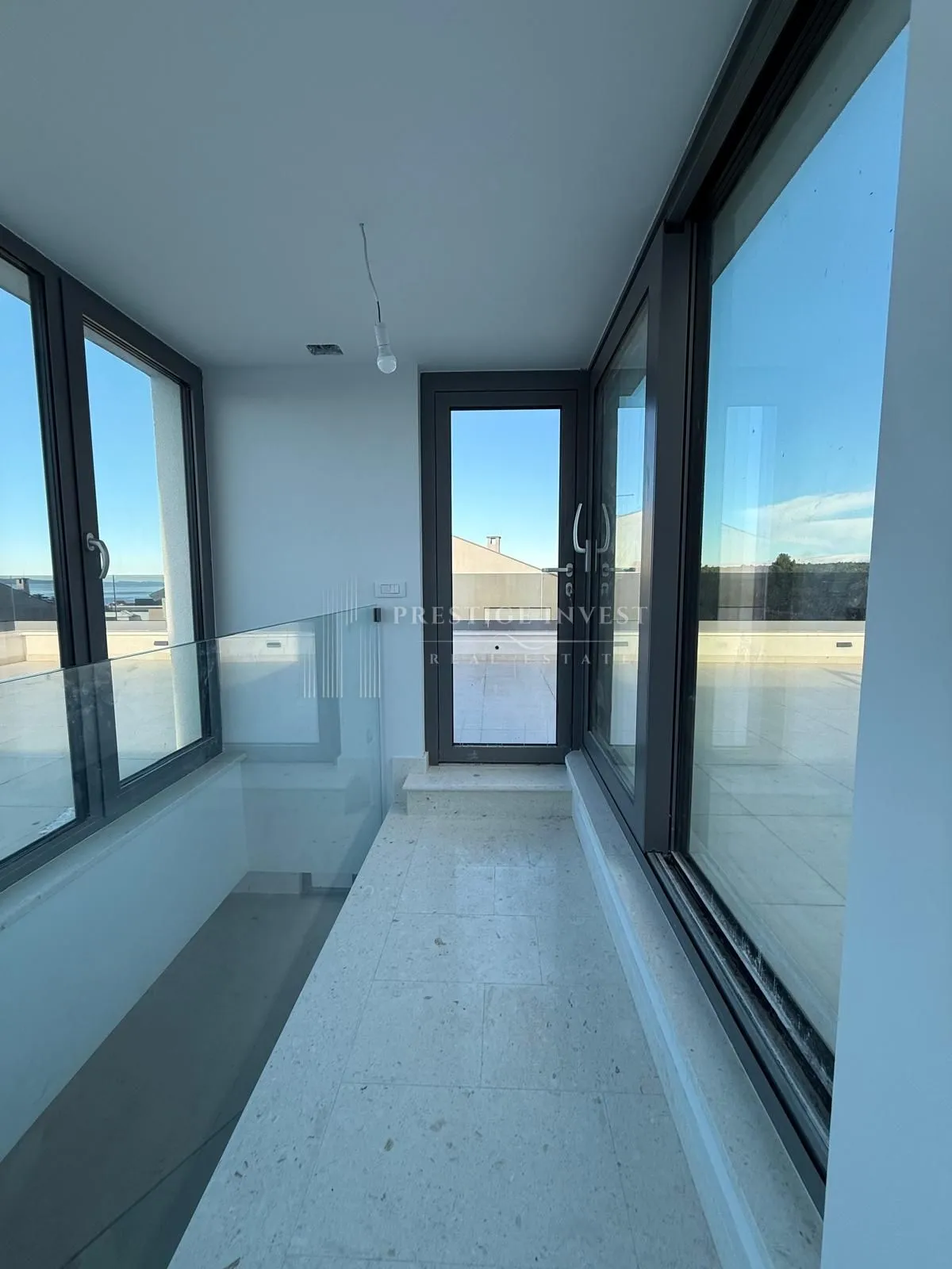 borik- penthouse s5 s krovnom terasom-pogled na more-garaža - slika 25
