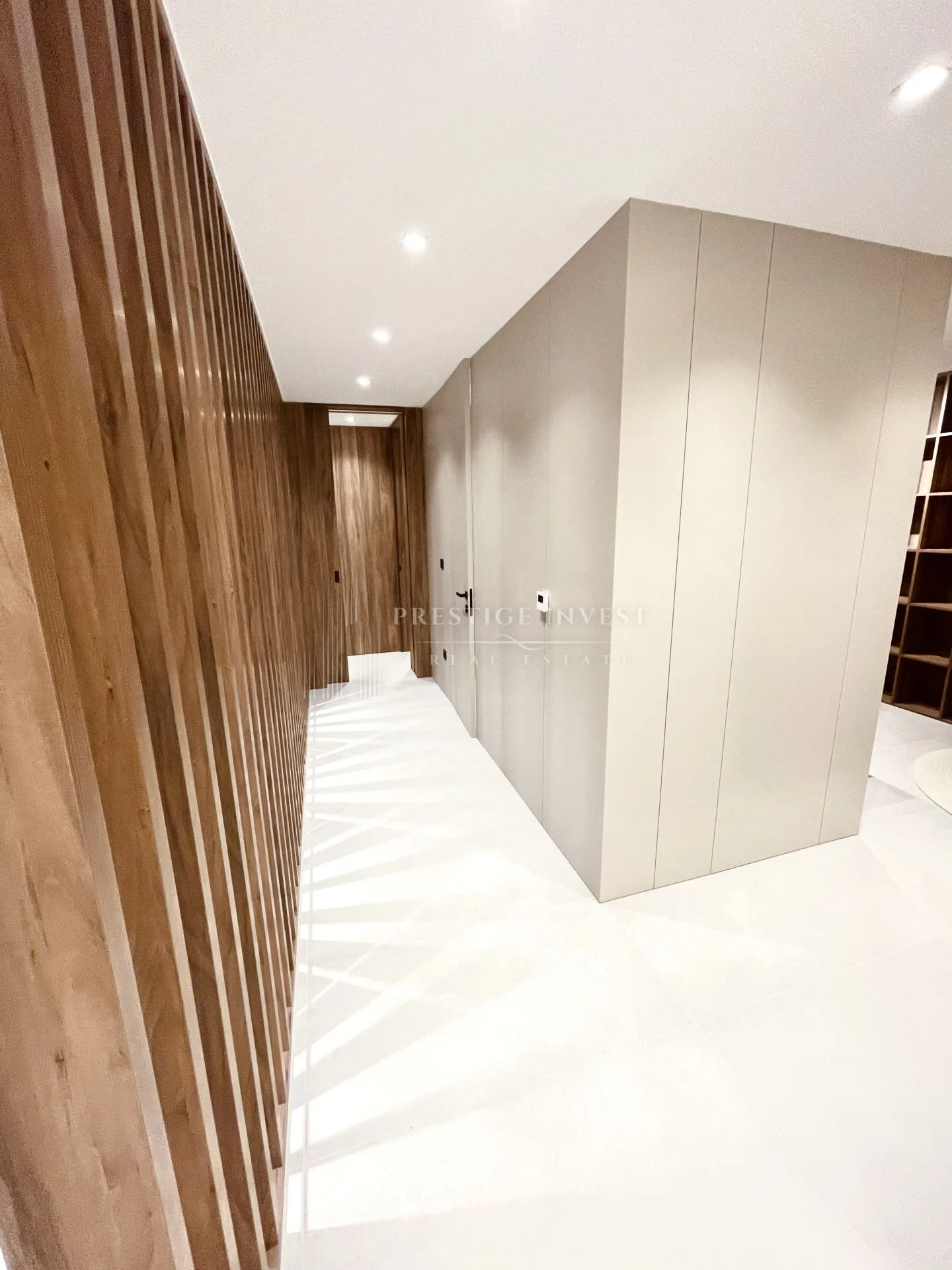 rogoznica- centar- luksuzan namješten penthouse - slika 21