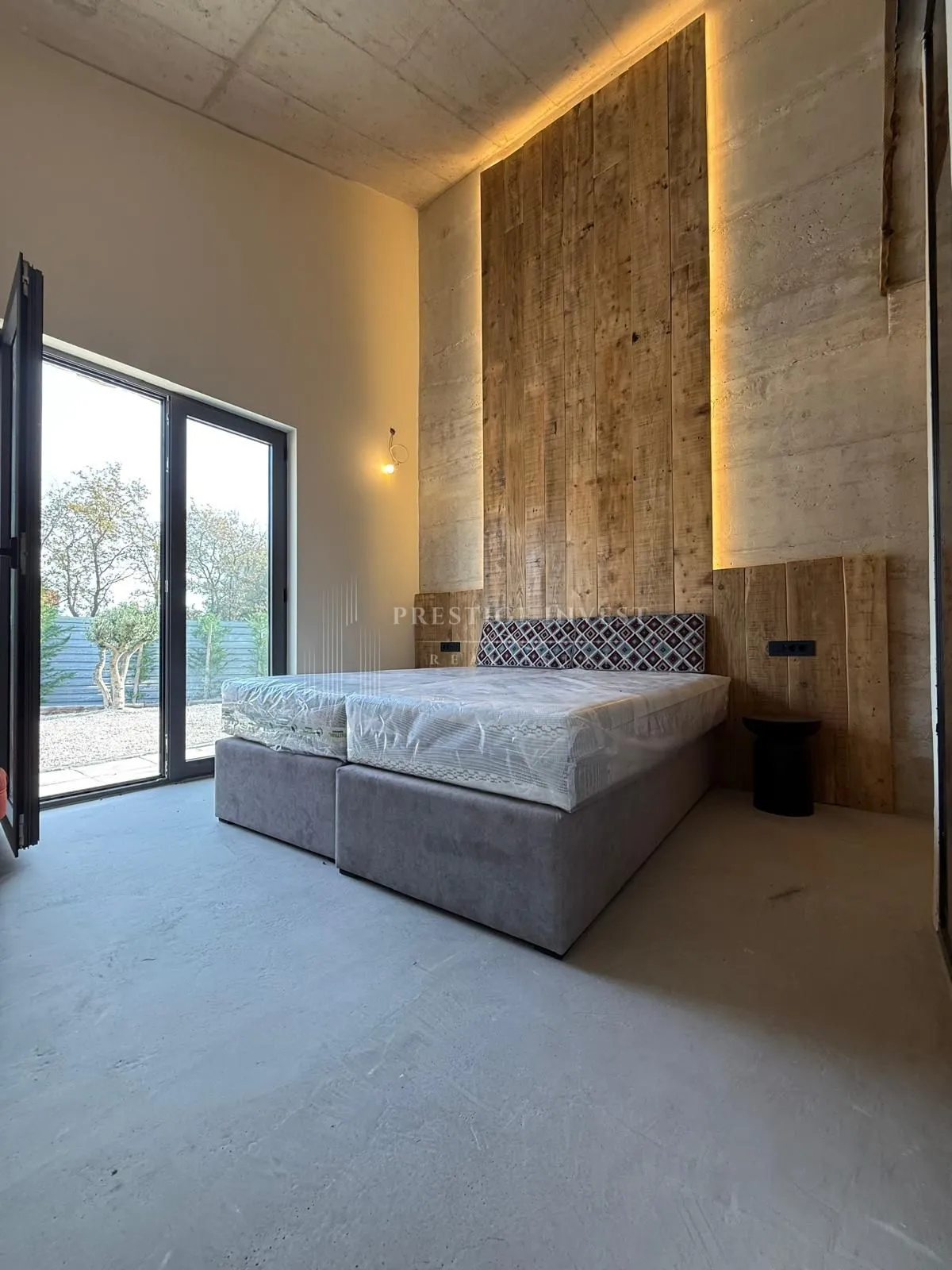 luksuzna prizemnica s 2550m2 okućnice i bazenom - slika 13