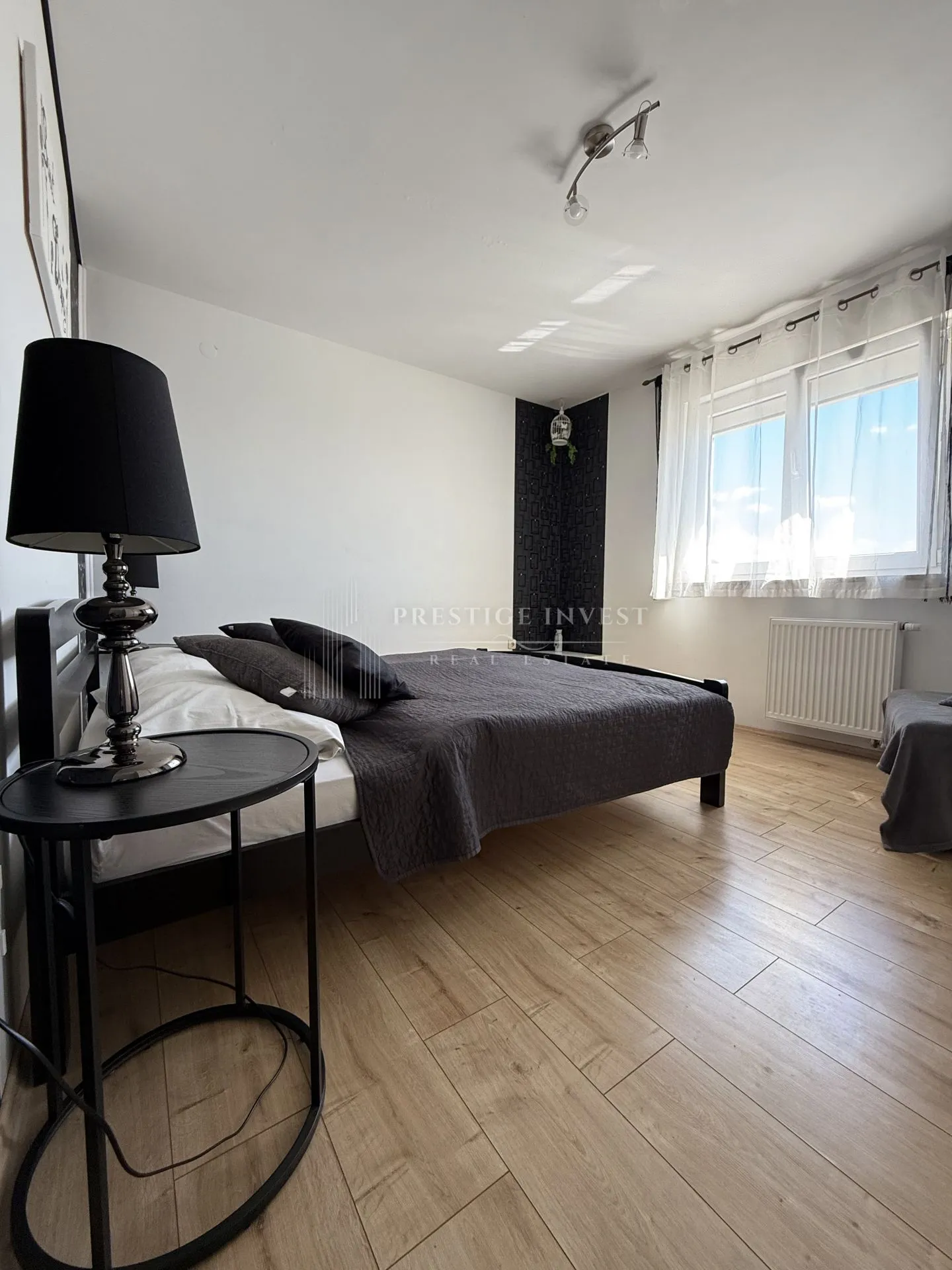 prvi red uz more- trosoban penthouse s krovnom terasom - slika 57