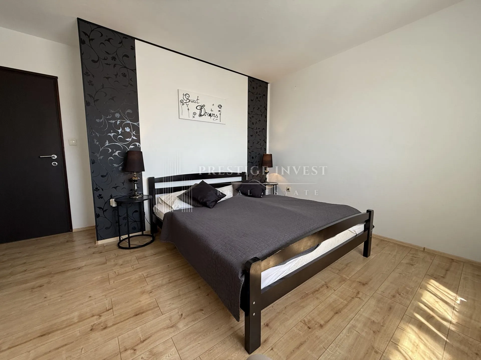prvi red uz more- trosoban penthouse s krovnom terasom - slika 63