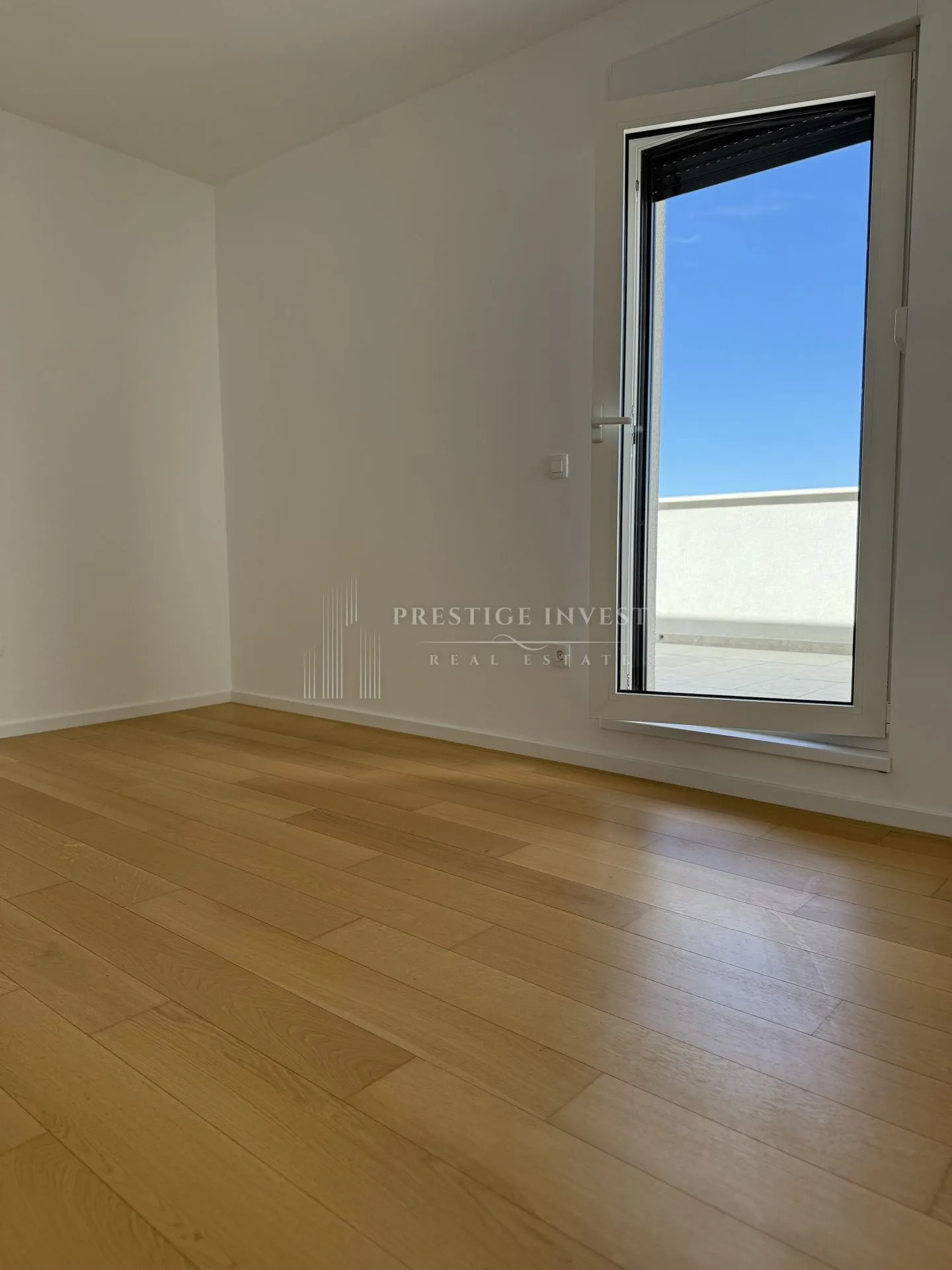 zadar-namješten trosoban penthouse s garažom - slika 18