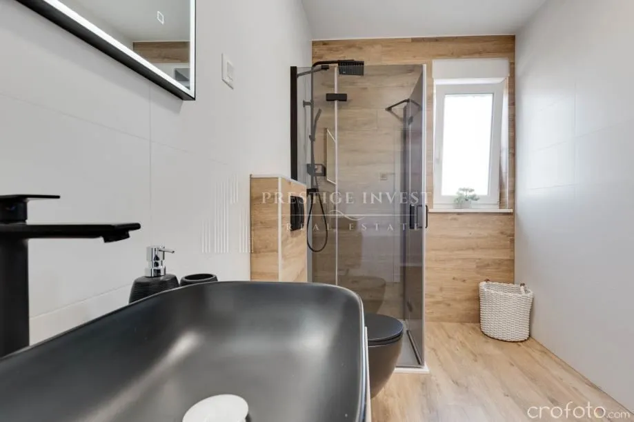 zadar-dvosoban penthouse s krovnom terasom - slika 18