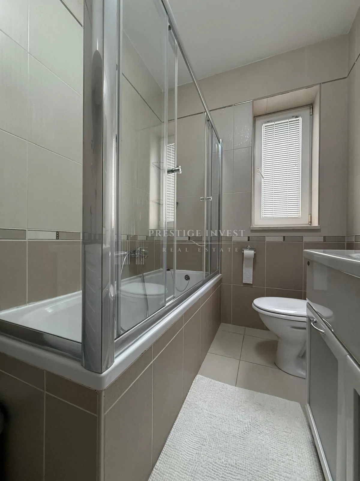 kuća s 3 stana - prvi red uz more - 580m2 - slika 55