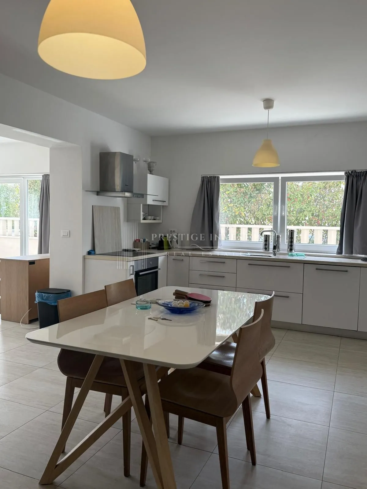 kuća s 3 stana - prvi red uz more - 580m2 - slika 61