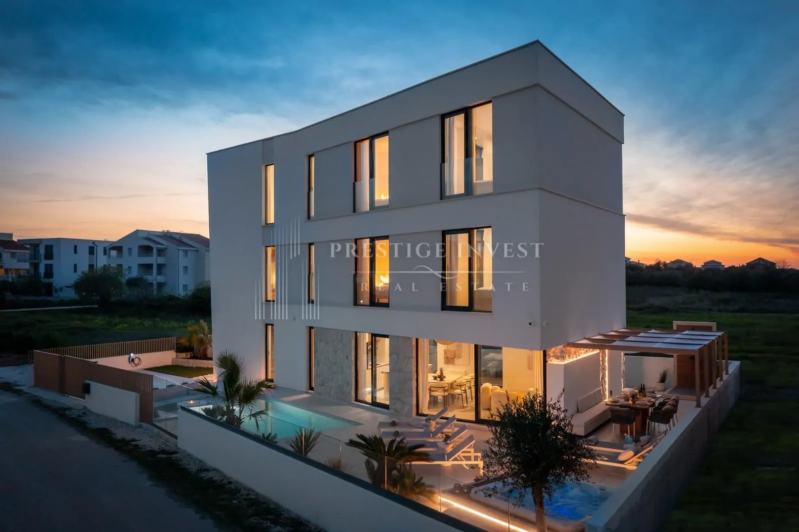 sukošan- luksuzna vila prvi red uz more - slika 44
