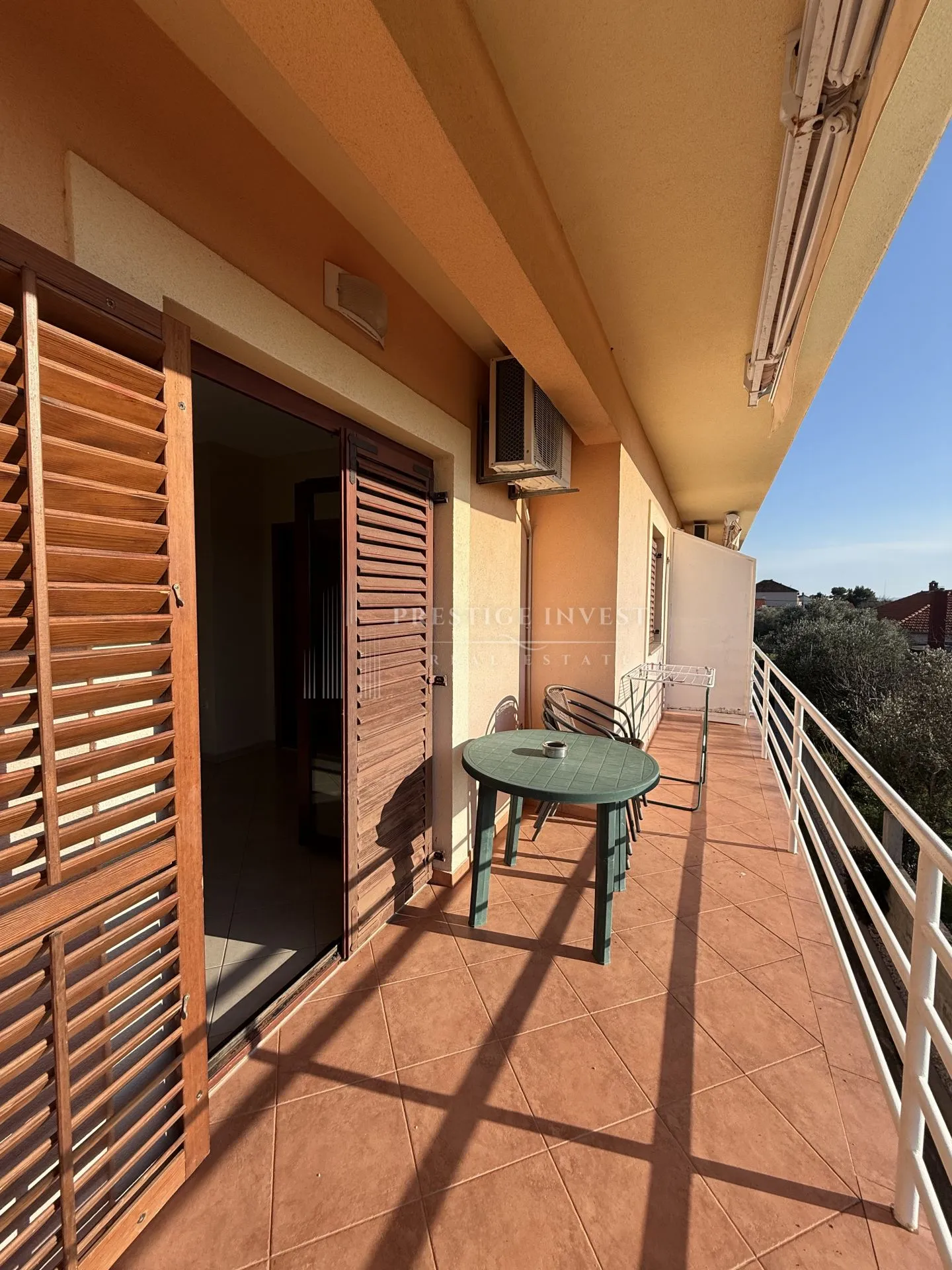 sukošan- apartmanska kuća -1900m2- 150m od plaže - slika 18