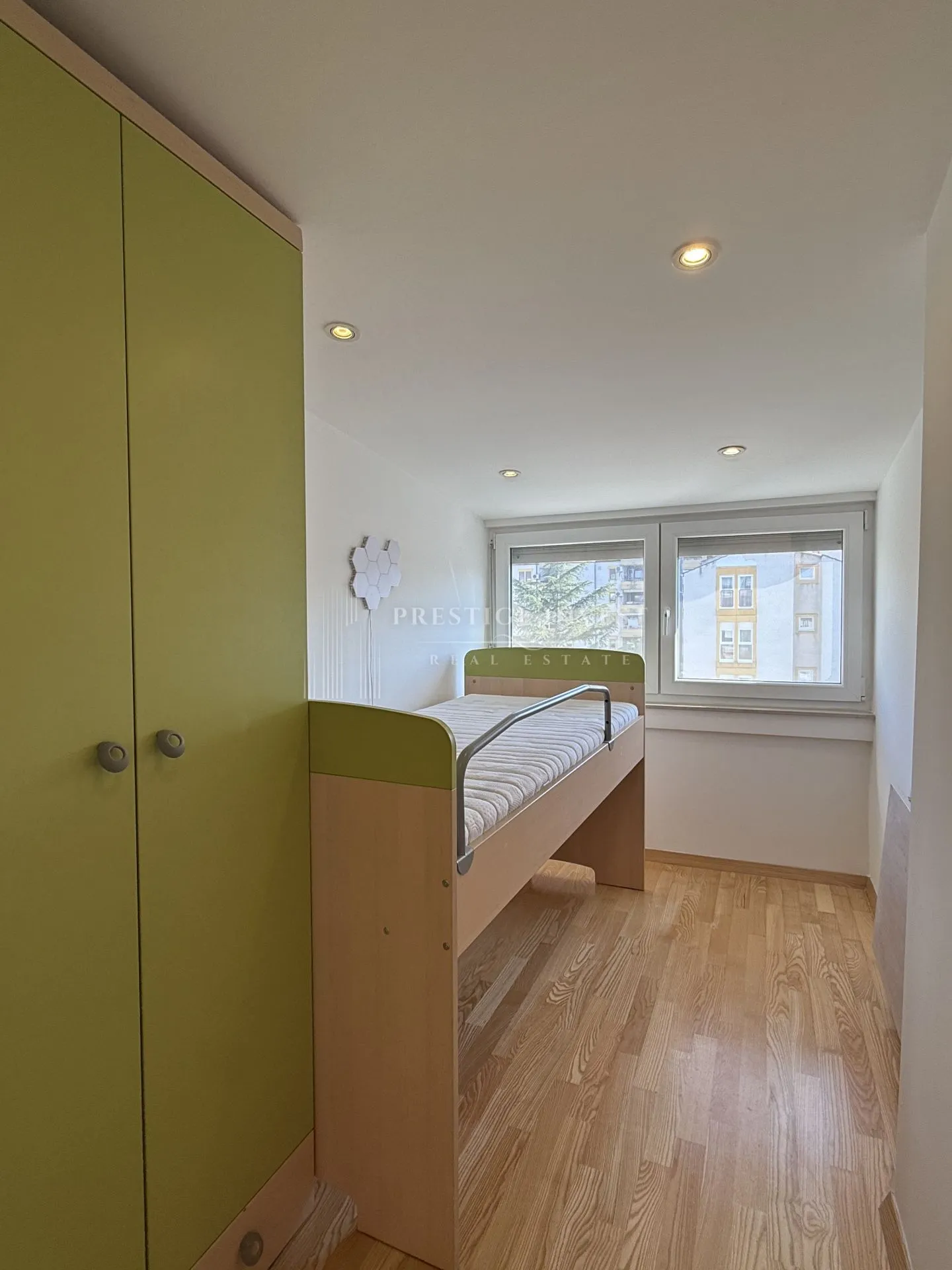 zadar- trosoban stan s garažom- 90m2 - slika 17