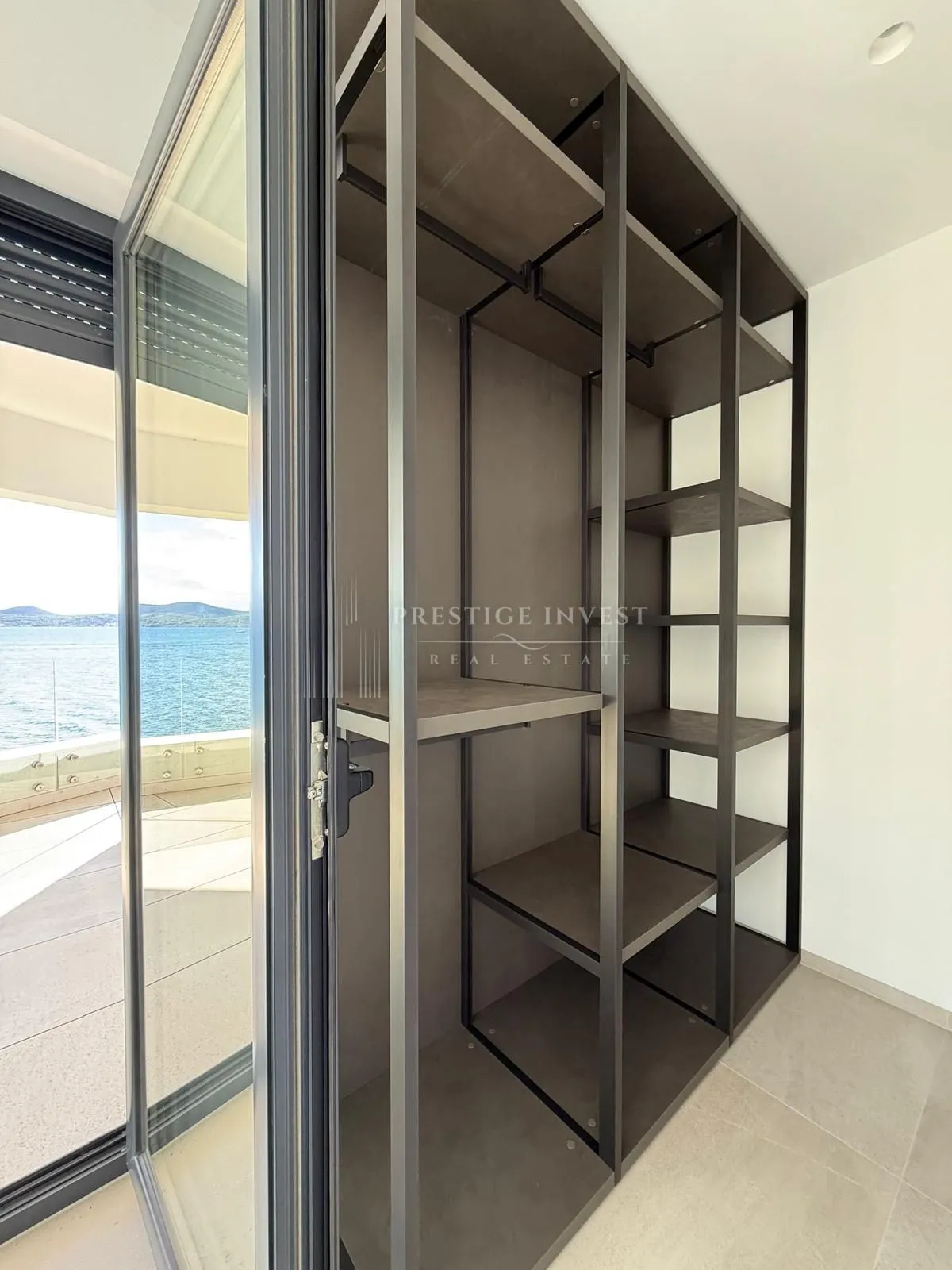 luksuzan penthouse s garažom- 1. red uz more - slika 22