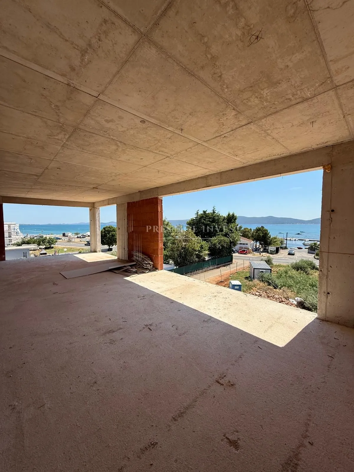 sukošan-s201- luksuzan penthouse-1.red uz more - krovna terasa - slika 9