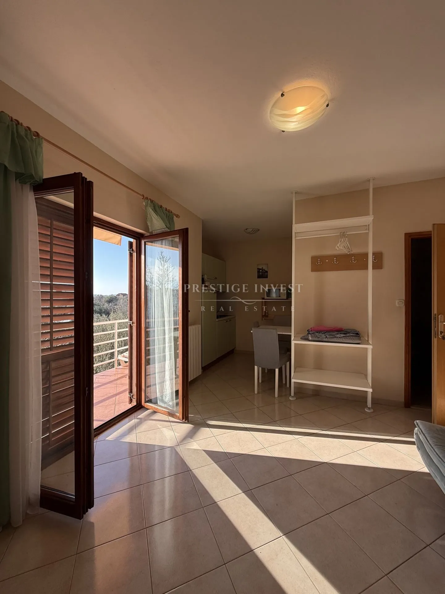 sukošan- apartmanska kuća -1900m2- 150m od plaže - slika 20