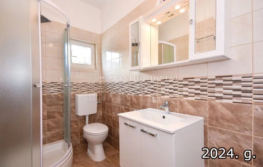 villa prvi red uz more, trogir, čiovo - slika 17
