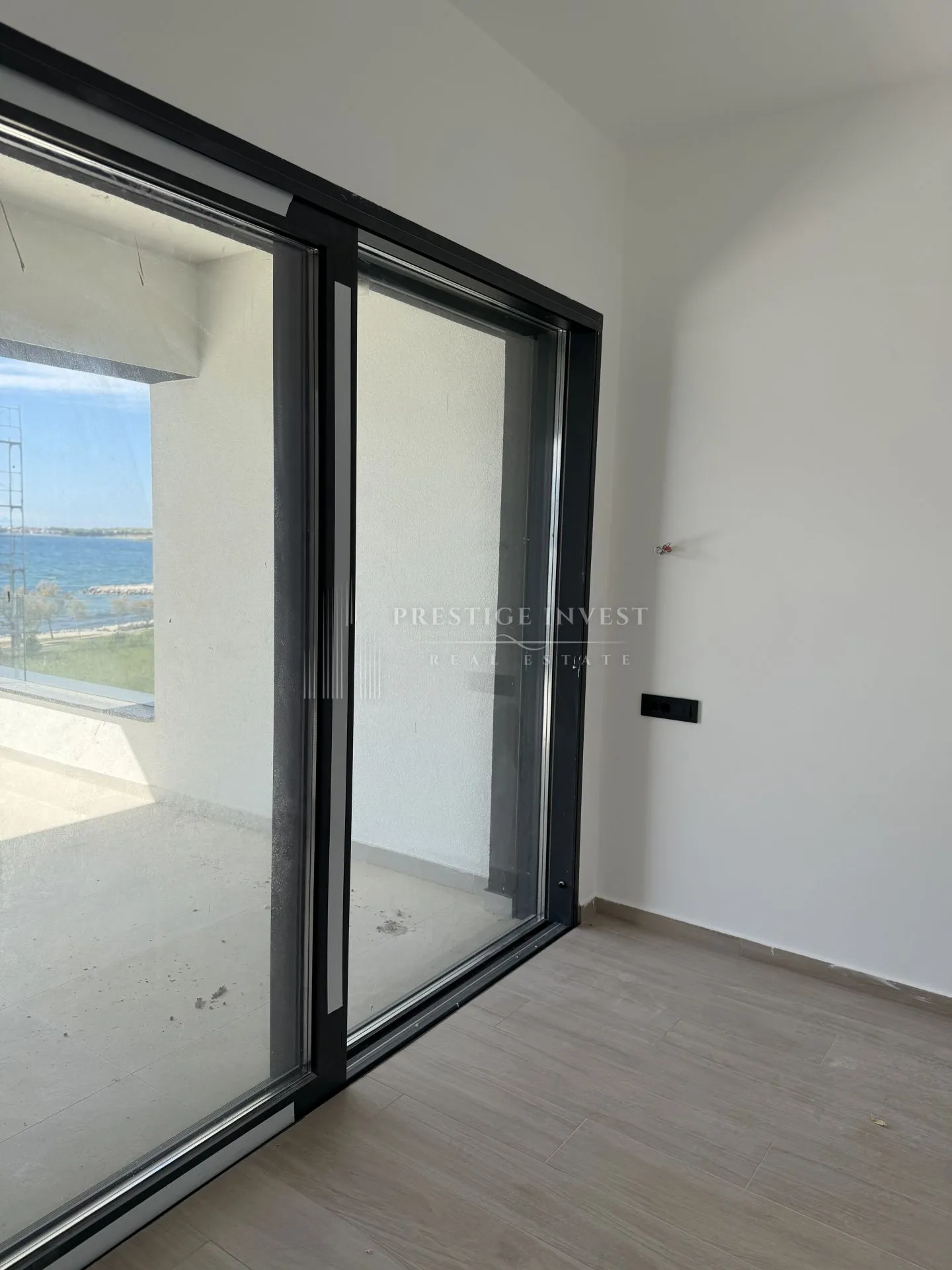 luksuzan penthouse pogled na more- s7 - drugi red uz more - slika 30