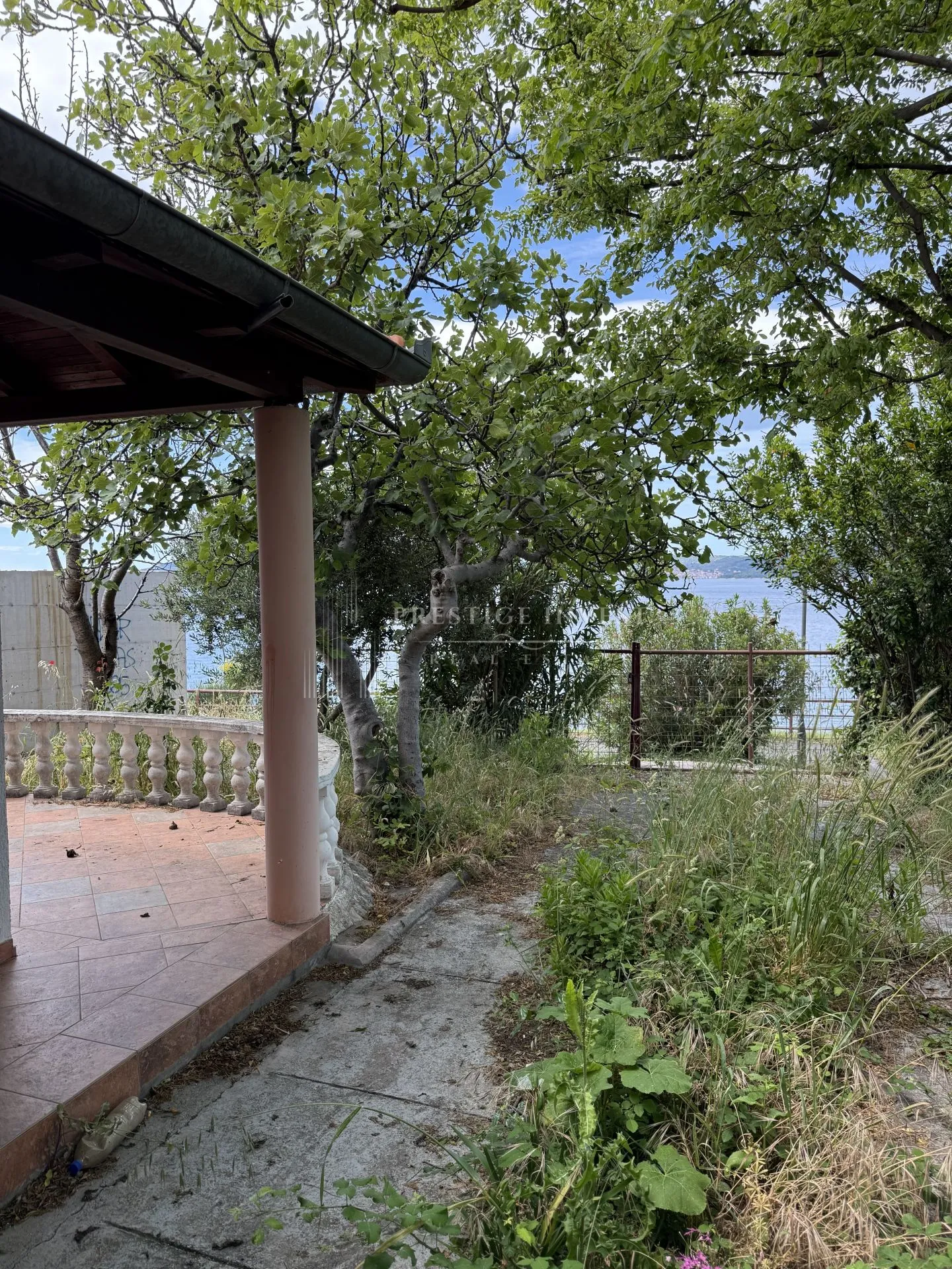 prilika- prvi red uz more- kuća 480m2 - slika 8