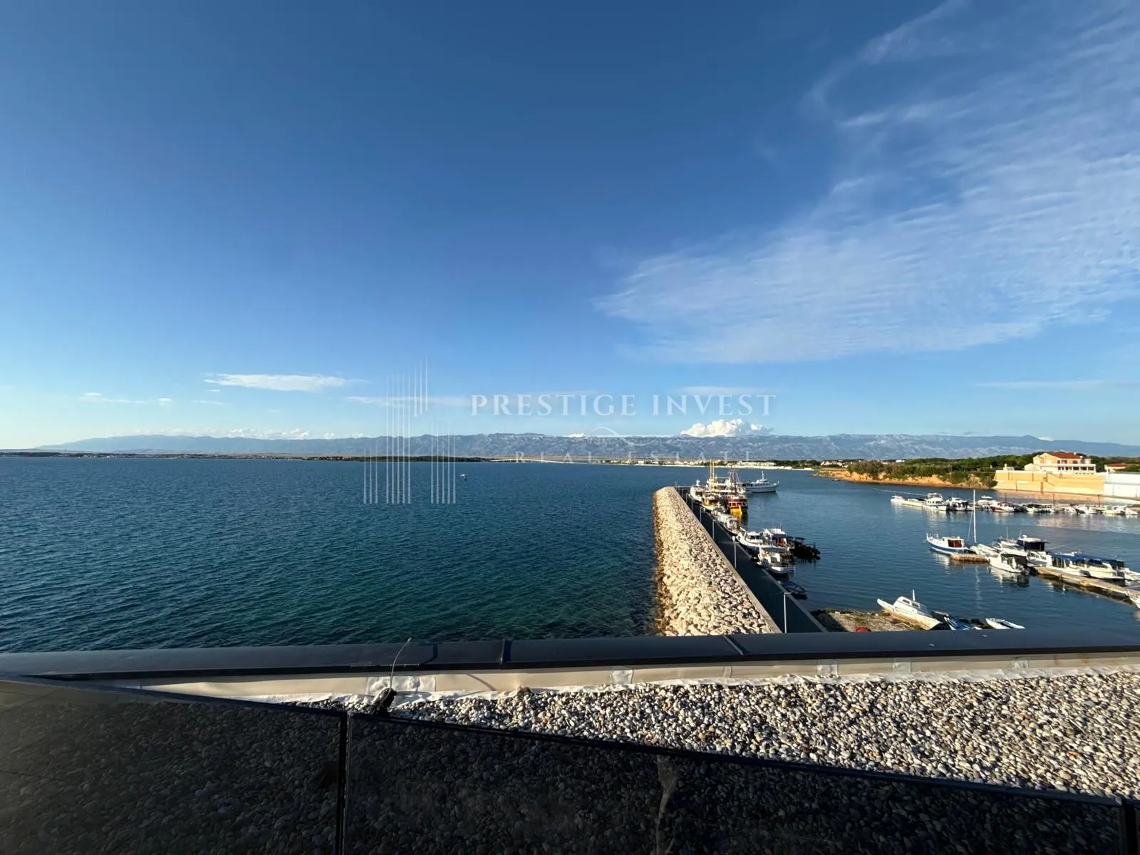 penthouse - s8- trosoban stan prvi red uz more - slika 9