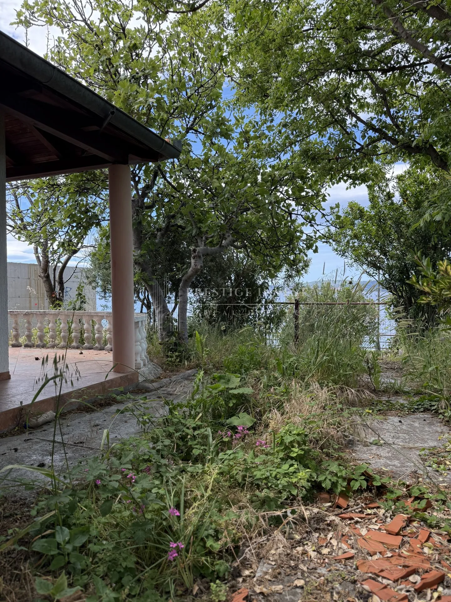 prilika- prvi red uz more- kuća 480m2 - slika 16